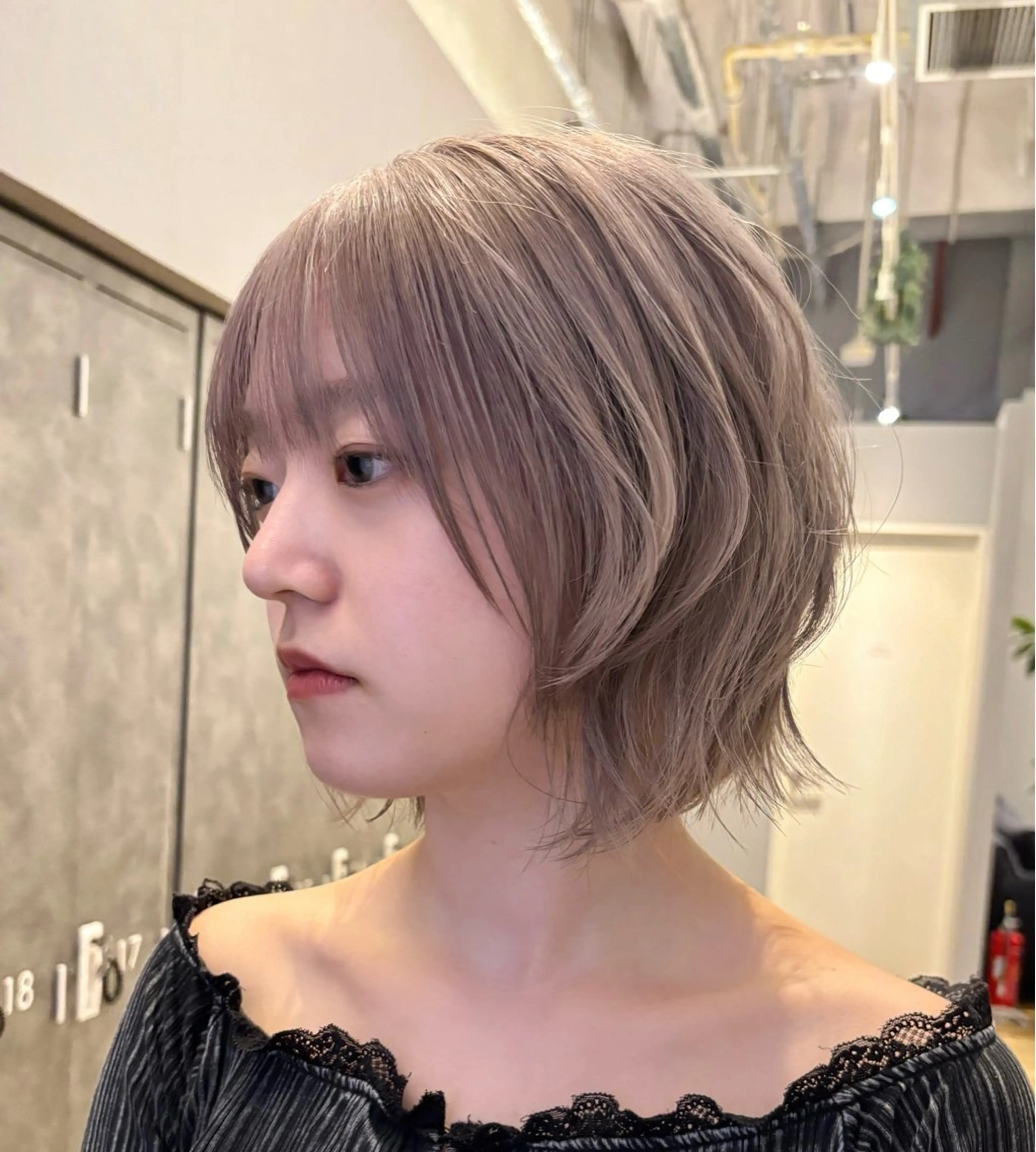 ショート ボブ レイヤーカット ウルフカット ウルフボブ ウルフレイヤー 重里 瑠花のヘアスタイル