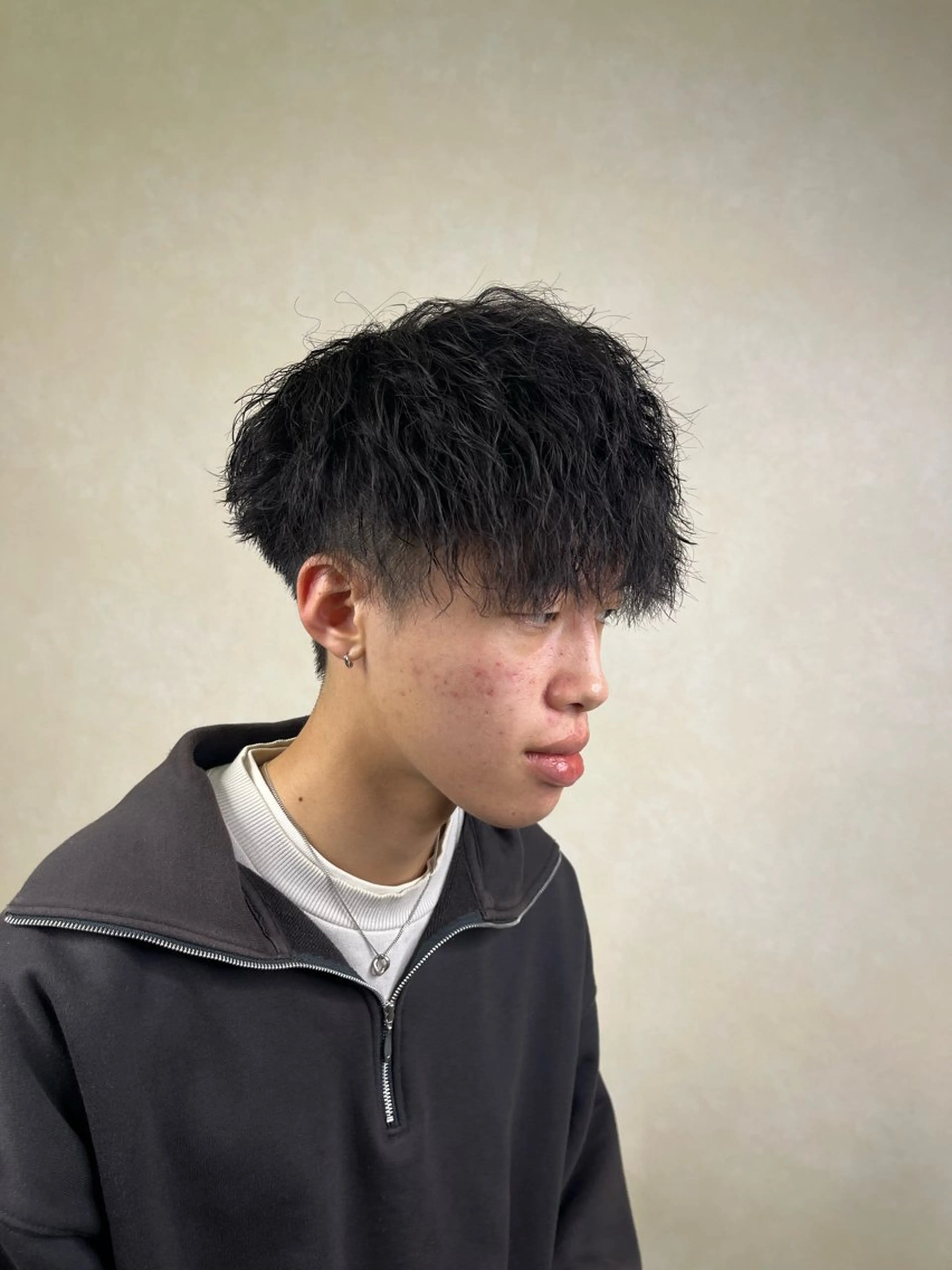 ミディアム パーマ ミディアムパーマ カット パーマ メンズ特化✨パーマス タイル大得意安田海斗のヘアスタイル