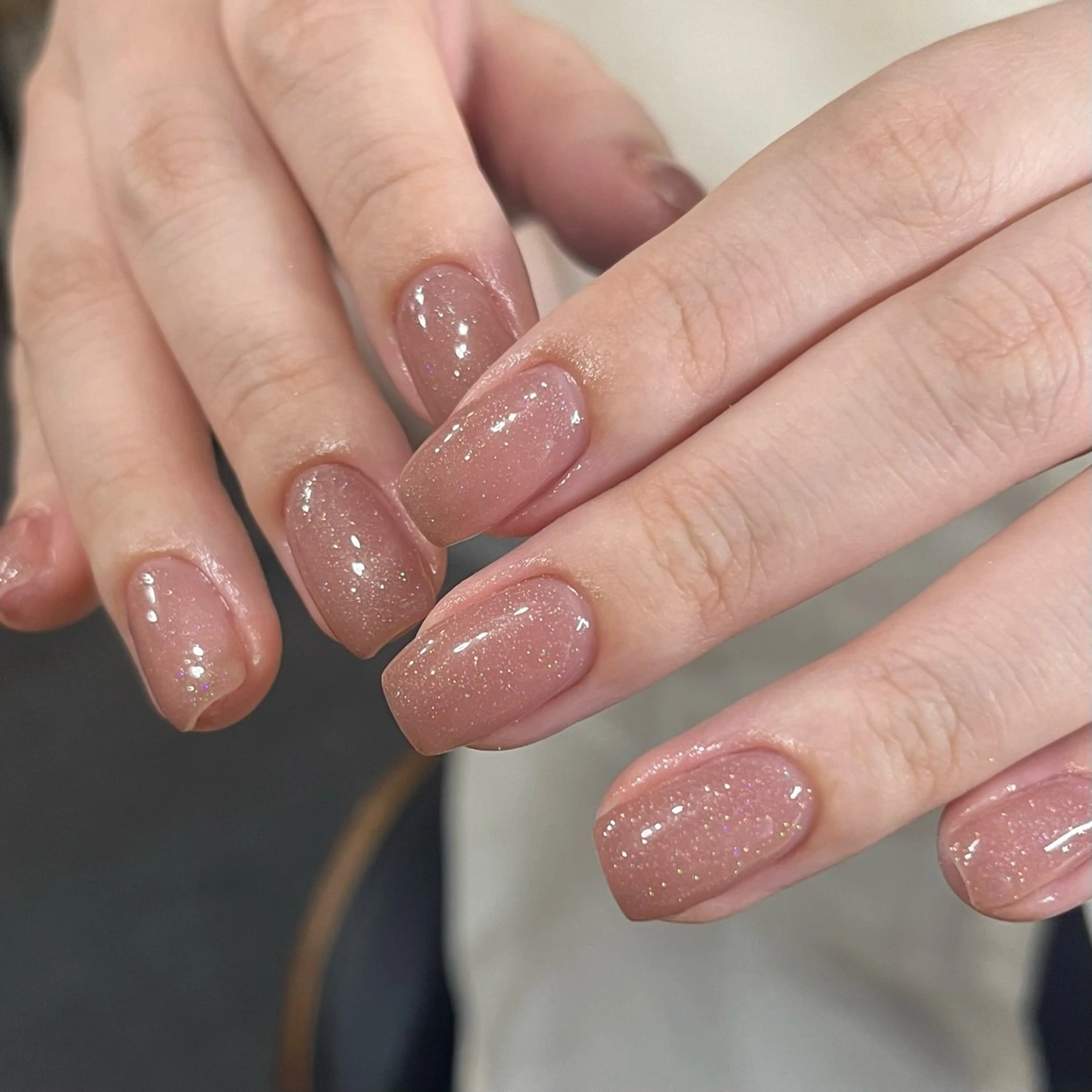 ネイル キラキラネイル ラメ(グリッター) オフィスネイル ワンカラーネイル ピンク ハンドネイル ハンドケア 🎀NAIL🎀 AI🪄︎︎◝✩のネイルデザイン