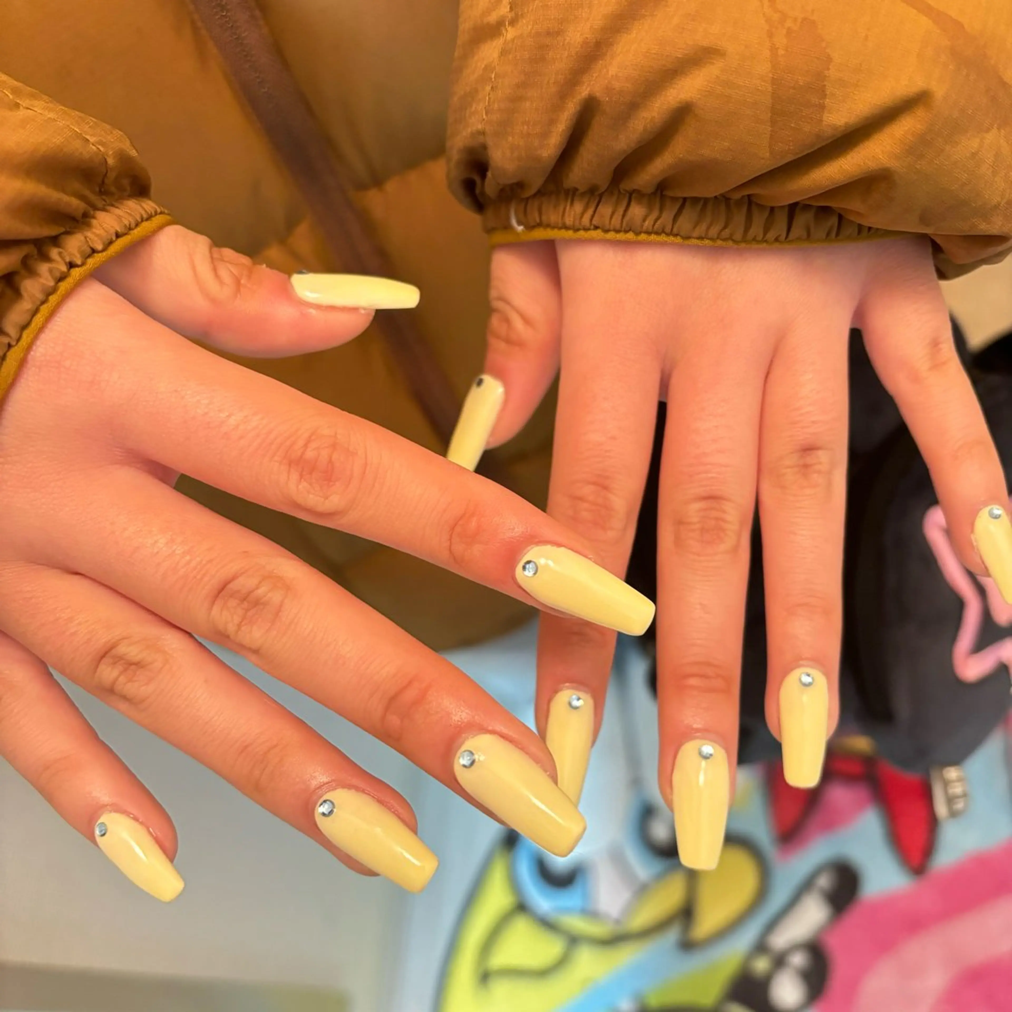 ネイル アートネイル キラキラネイル ロングネイル ニュアンスネイル ワンカラーネイル ハンドネイル RE💟N.NAIL ラテン系お姉さんのネイルデザイン