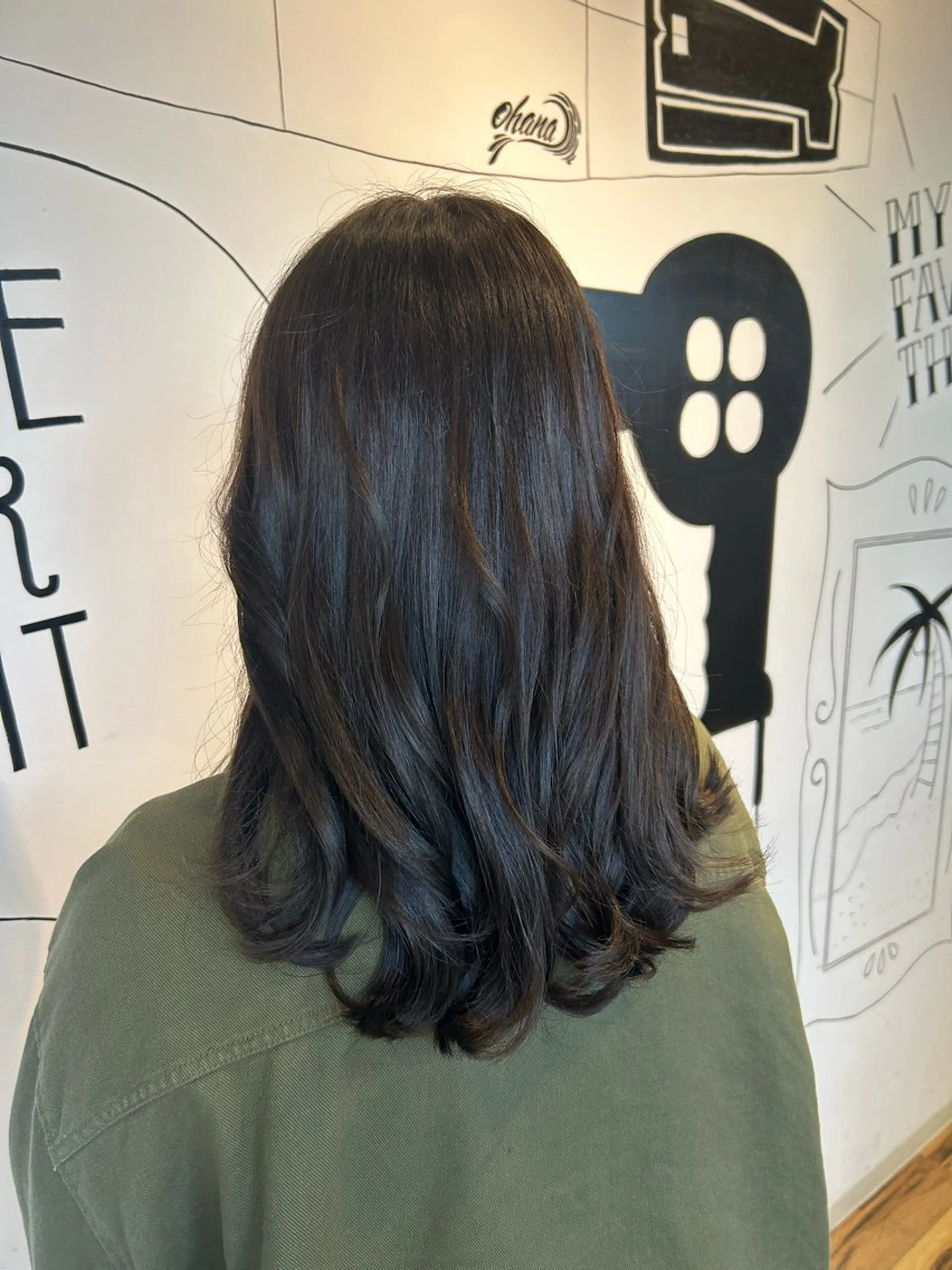 セミロング カラー アッシュ ベージュカラー 🍒ケアカラー🍒 AKAね🤍のヘアスタイル