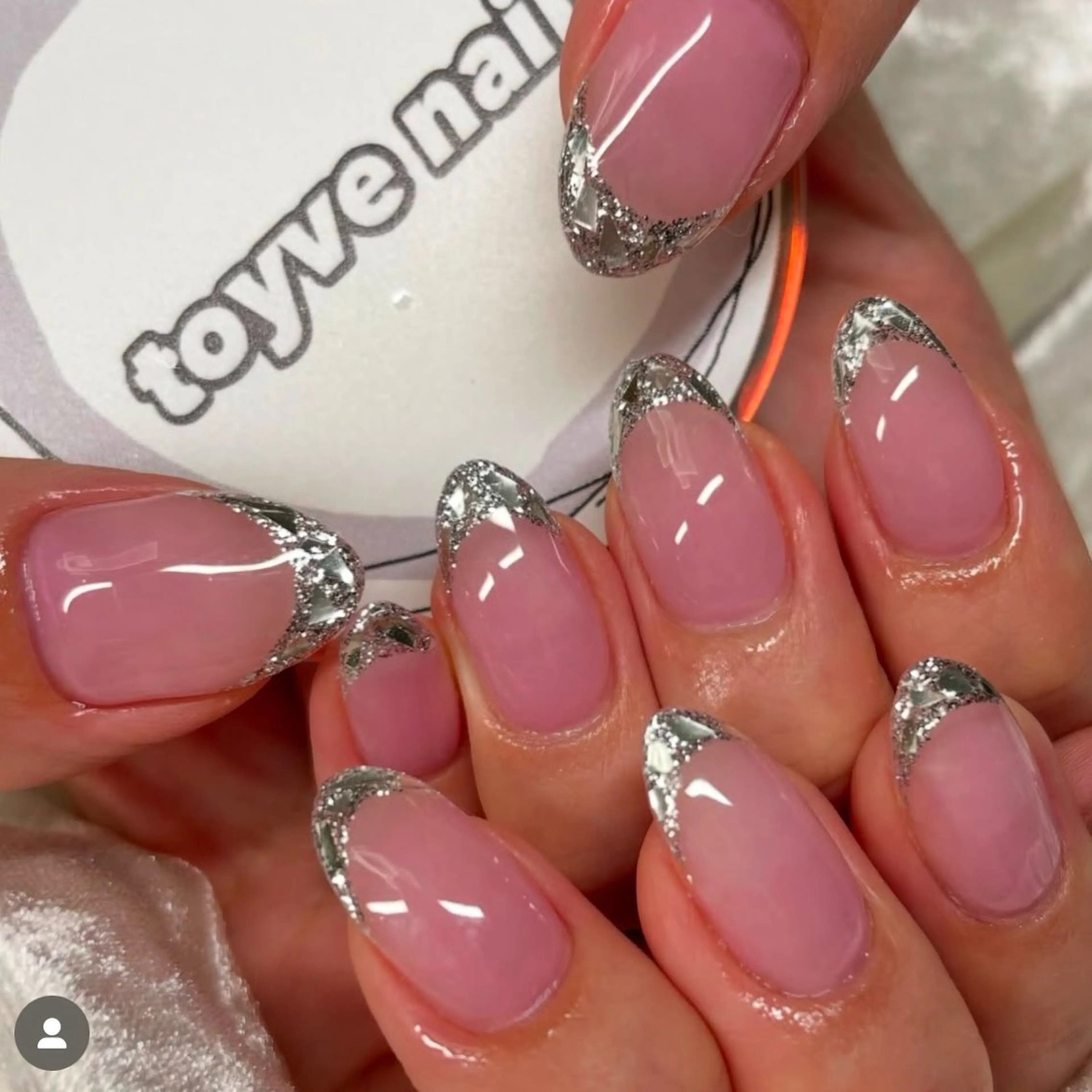 ネイル フレンチネイル ガーリー グラデーション ハート スカルプネイル toyvenail 🖤enaのネイルデザイン