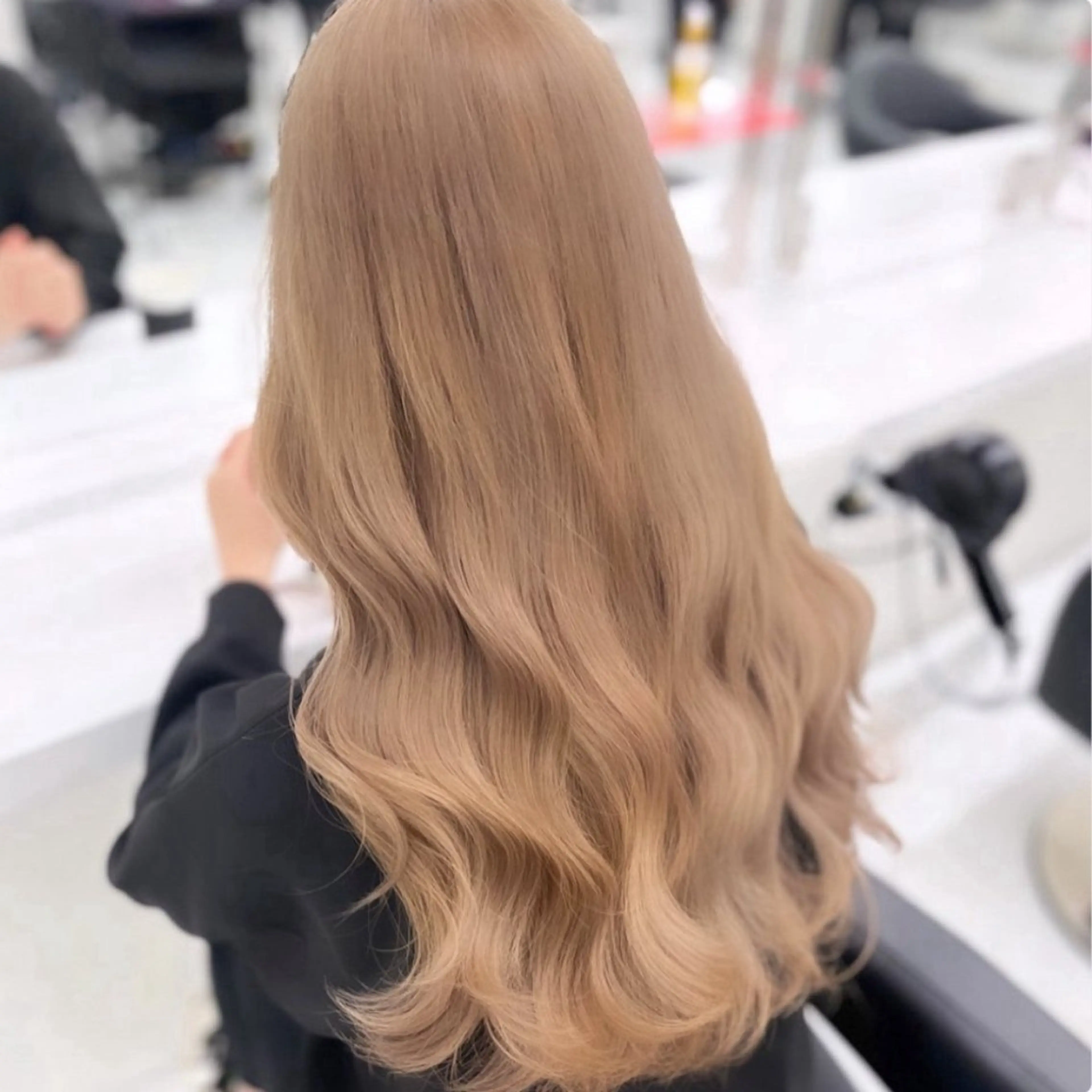 ロング カラー 🫧うる艶トレンド 🫧透明感カラーのヘアスタイル