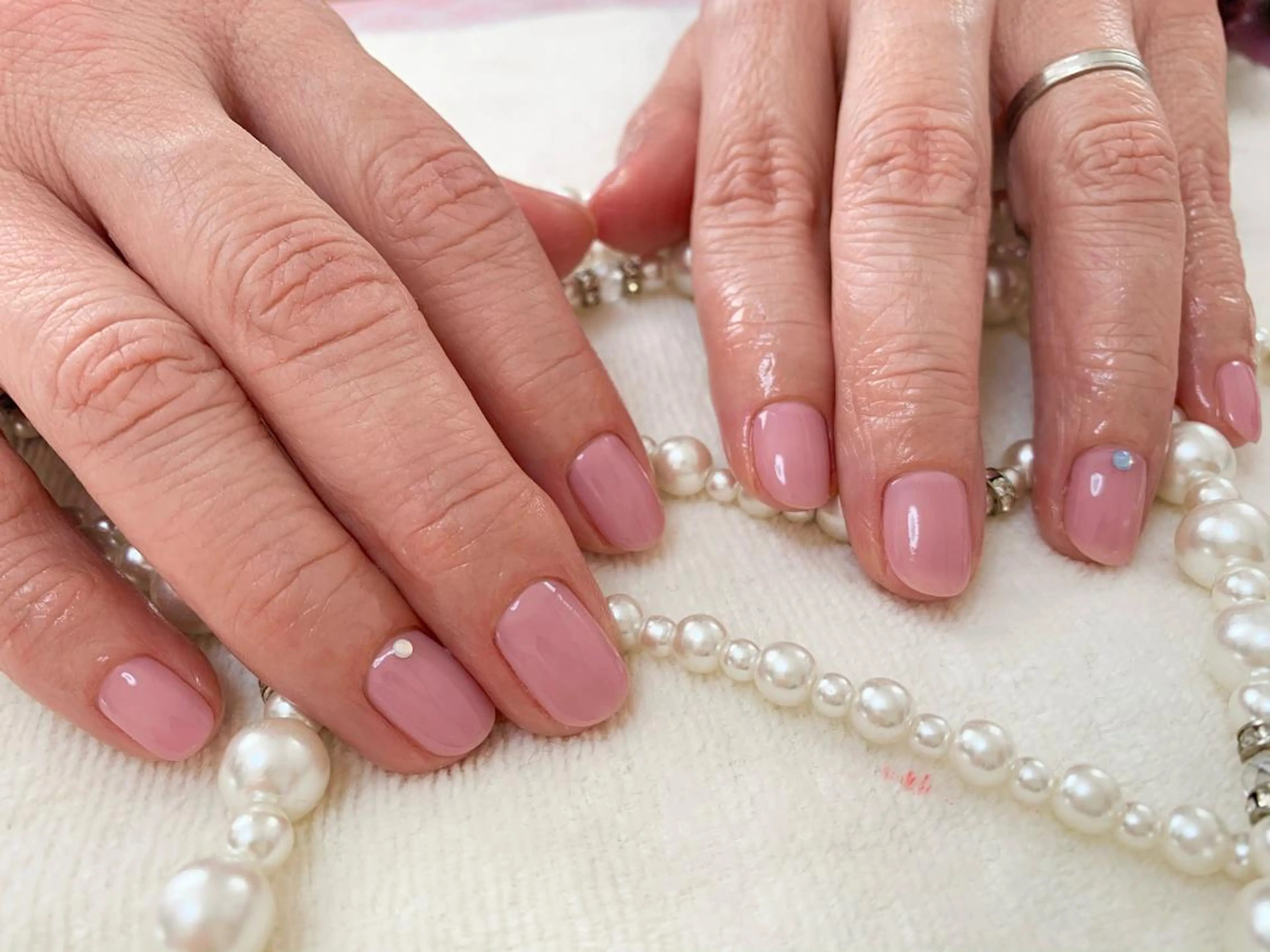 ネイル ワンカラーネイル 手塚 里奈のネイルデザイン