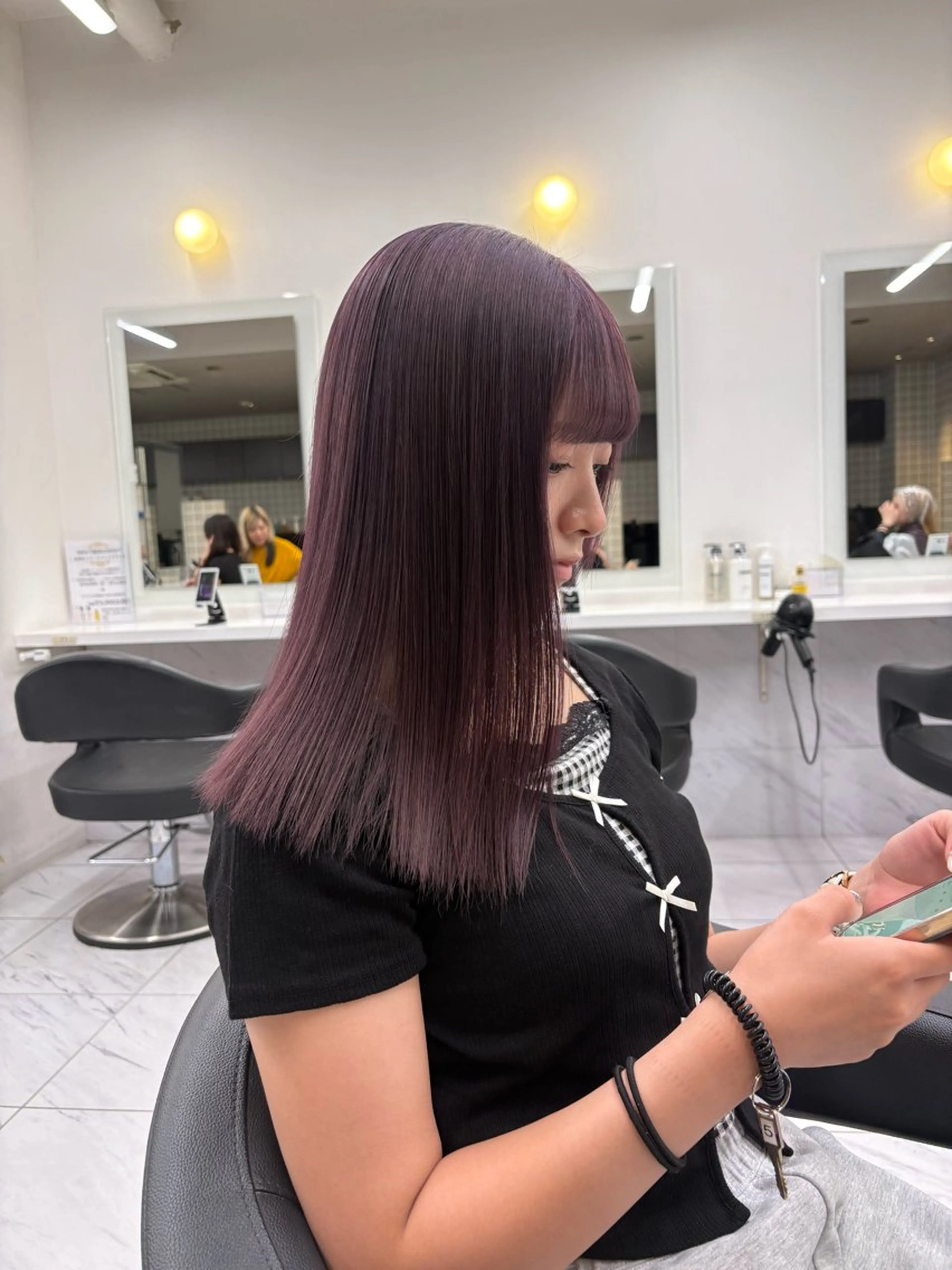 セミロング カラー ヘアカラー トリートメント 透明感ベージュ🤎 ナチュラルレイヤーのヘアスタイル