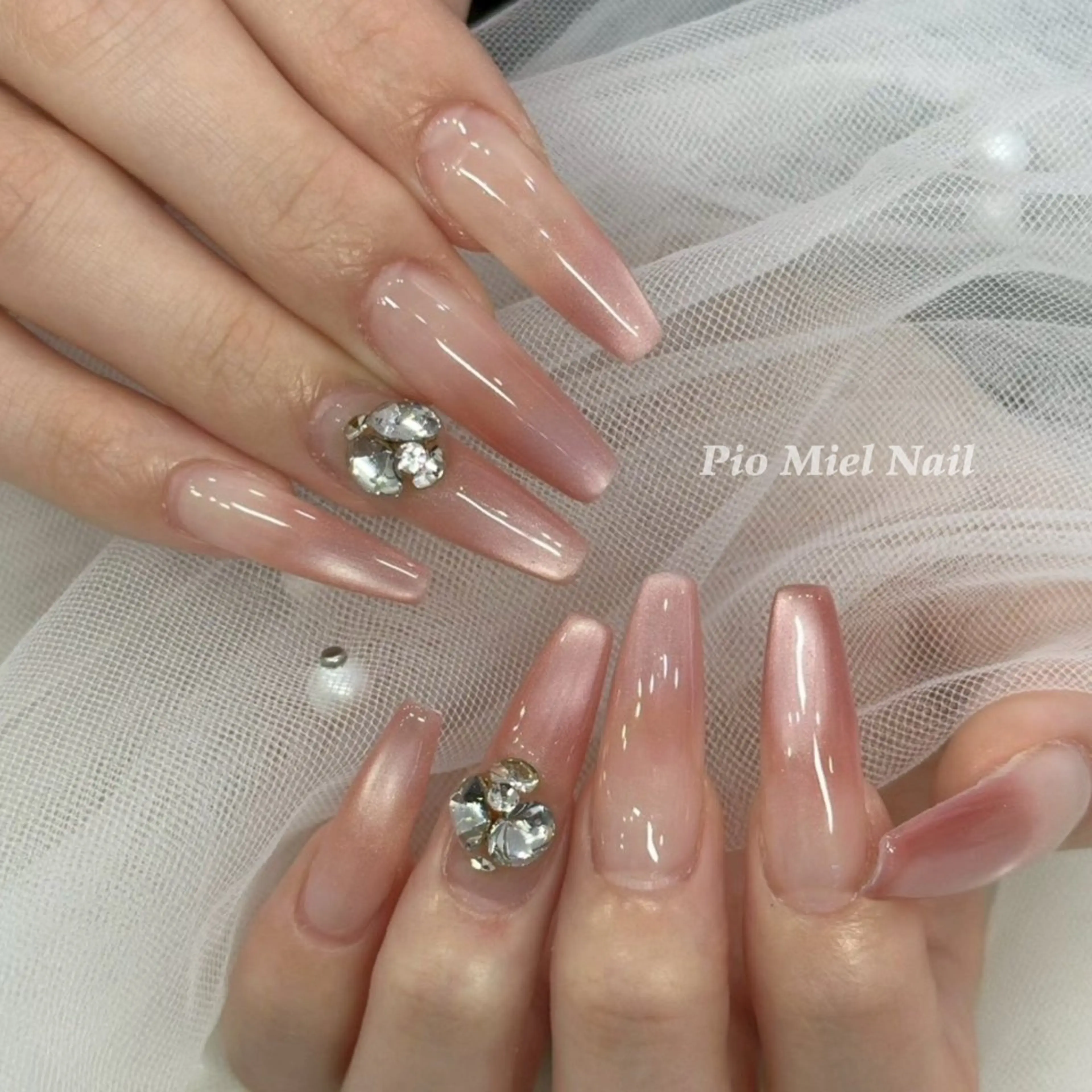 ネイル フレンチネイル 韓国ネイル マグネットネイル ニュアンスネイル ワンカラーネイル ハンドネイル ハンドケア Pio Mielのネイルデザイン
