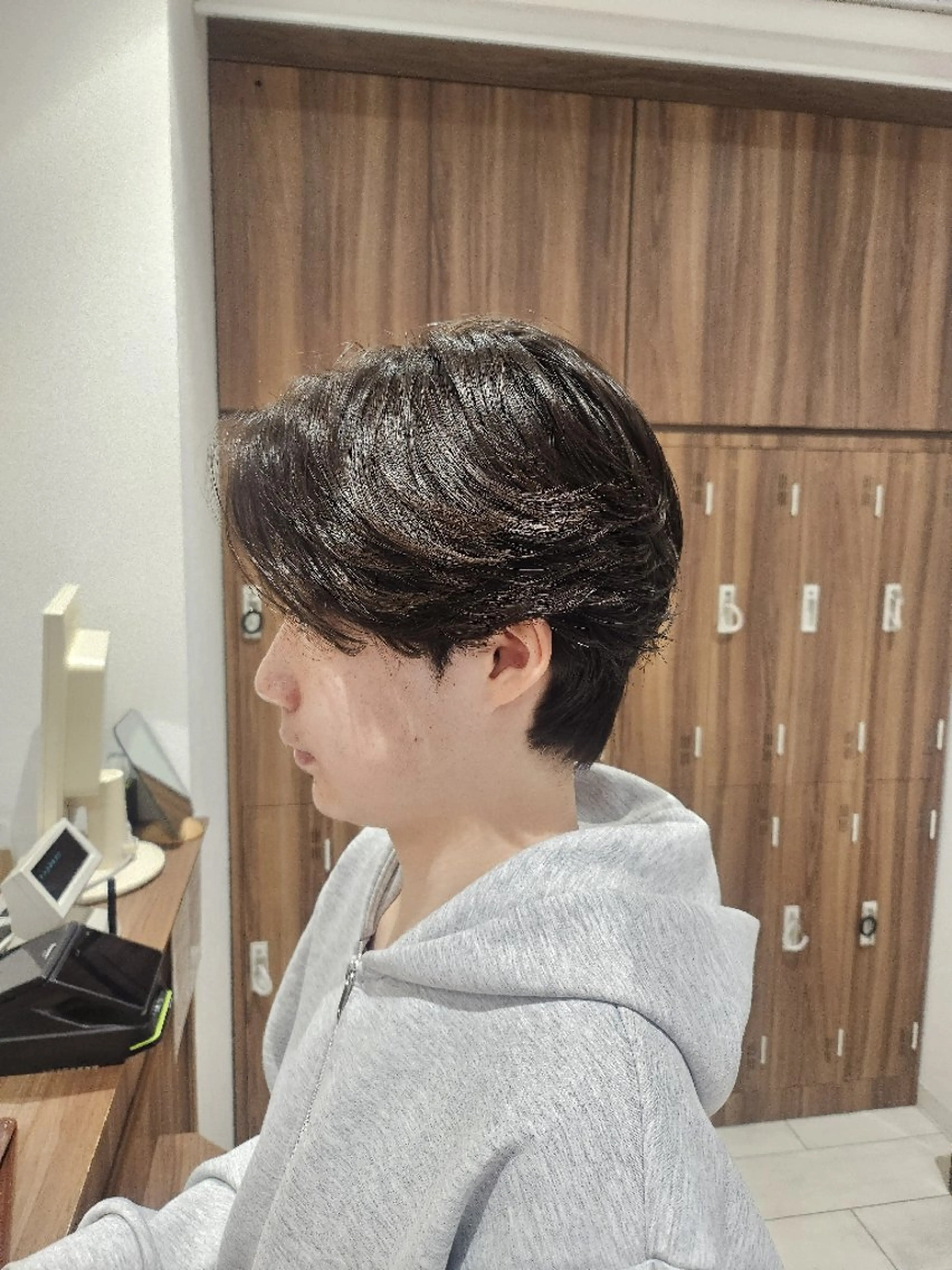 メンズ パーマ フェザーパーマ メンズパーマ カット パーマ トリートメント パーマ/縮毛矯正/ 韓国ヘア/副店長和田のヘアスタイル