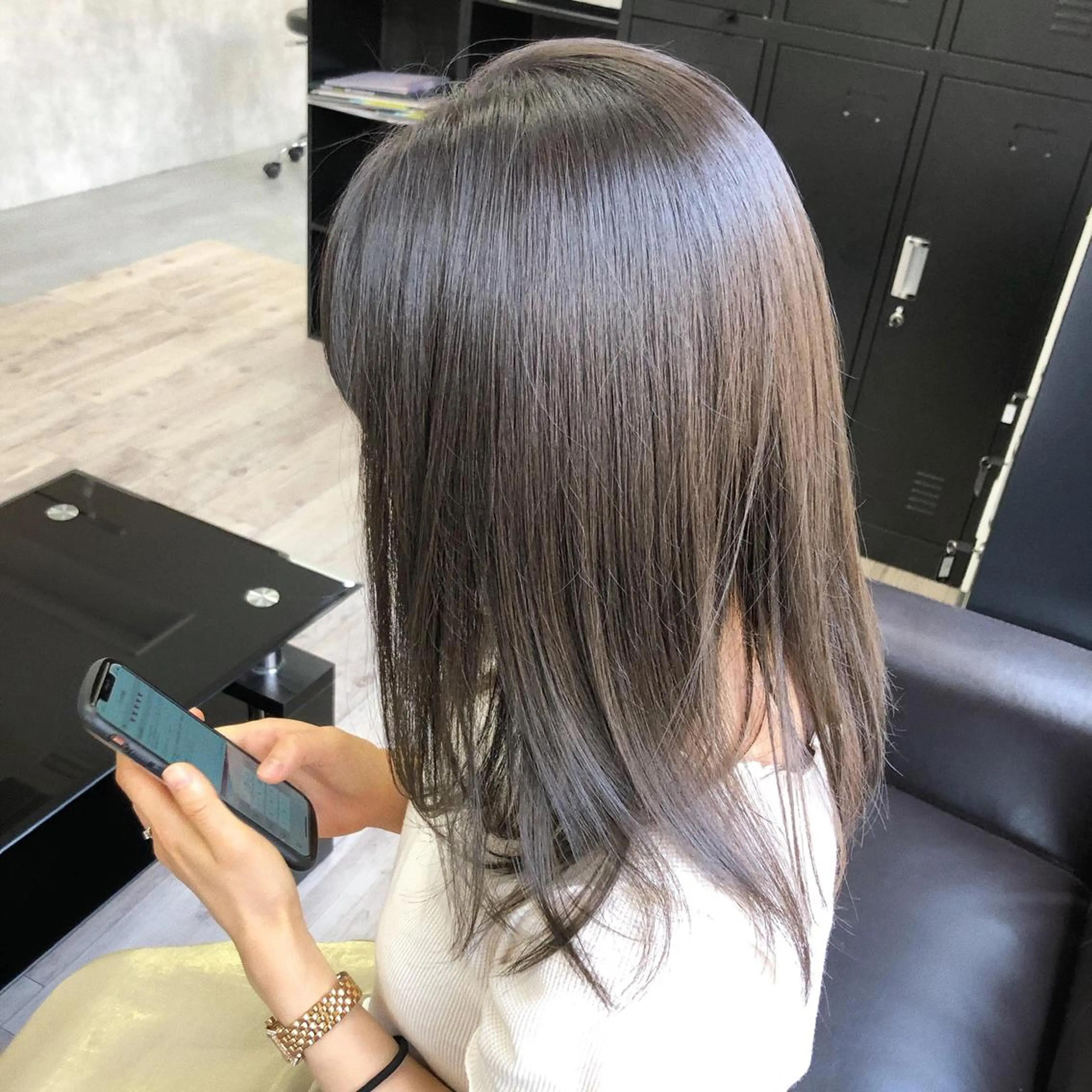 ミディアム カラー ベージュカラー グレージュ ハイライトカラー ミルクティーグレージュ ハイライト universe tokyoのヘアスタイル