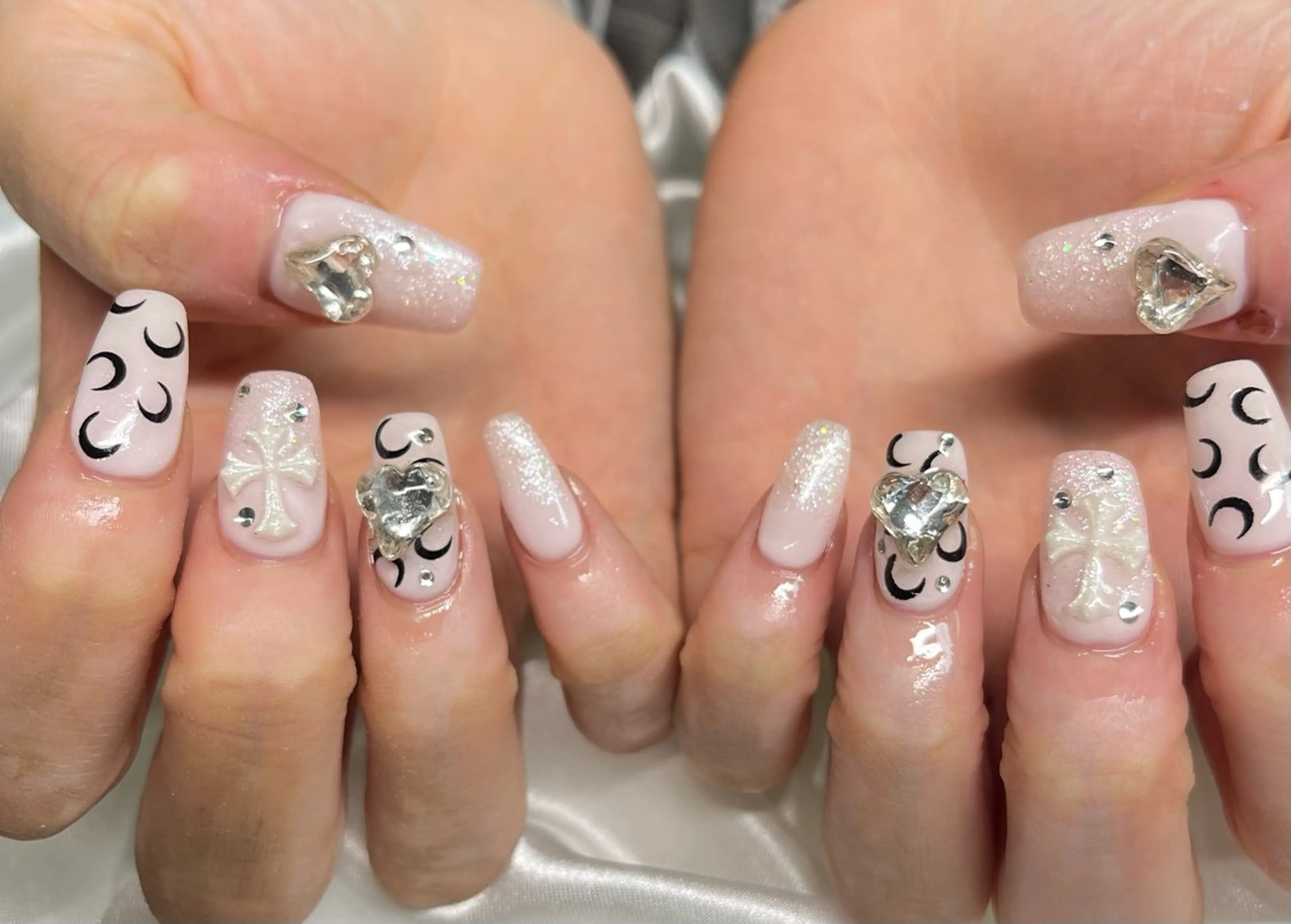 ネイル ロングネイル ワンホンネイル ハンドネイル celica所属・松田 由真のネイルデザイン