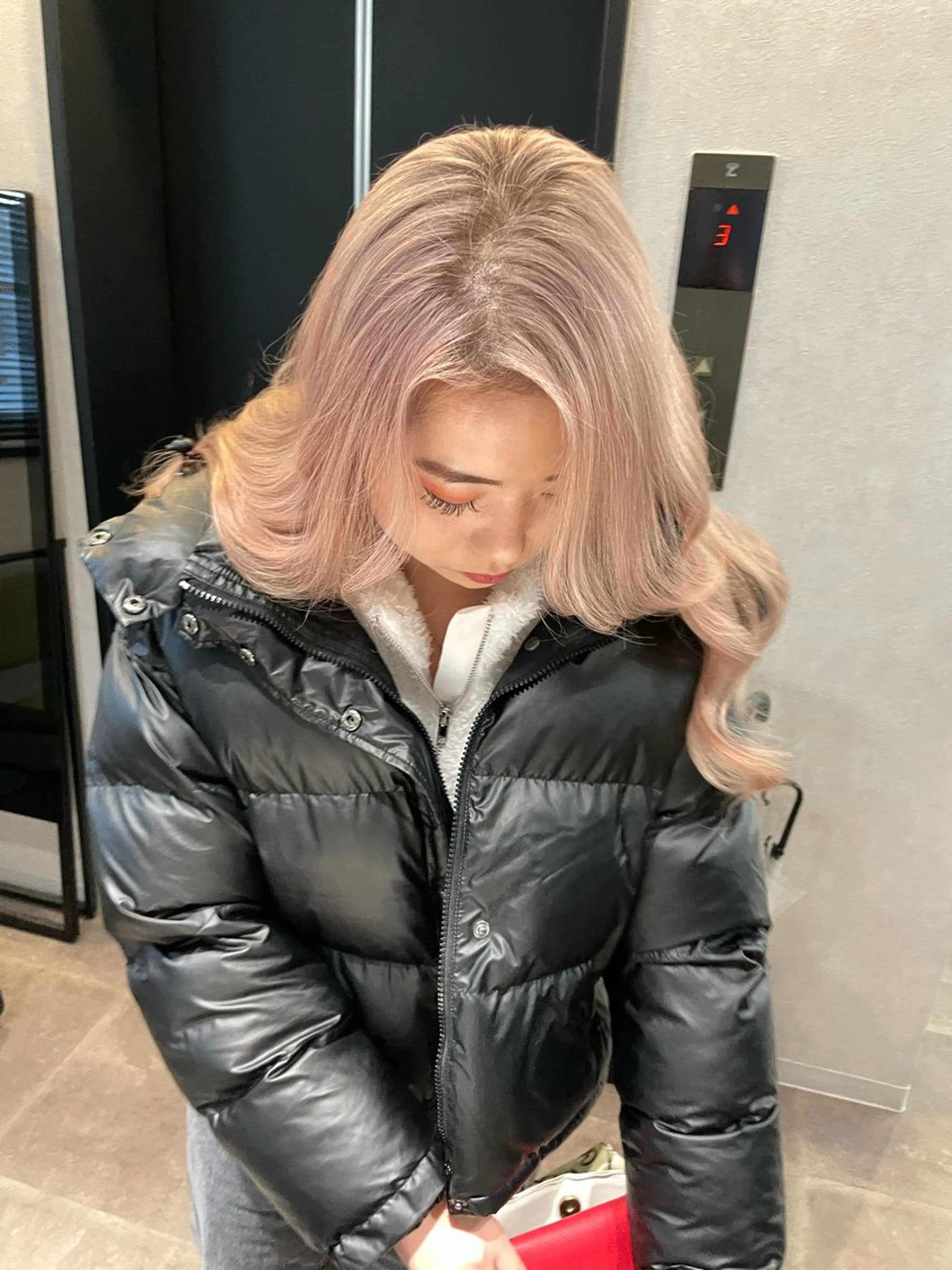 ロング ハイトーン特化/ モエ🍑のヘアスタイル