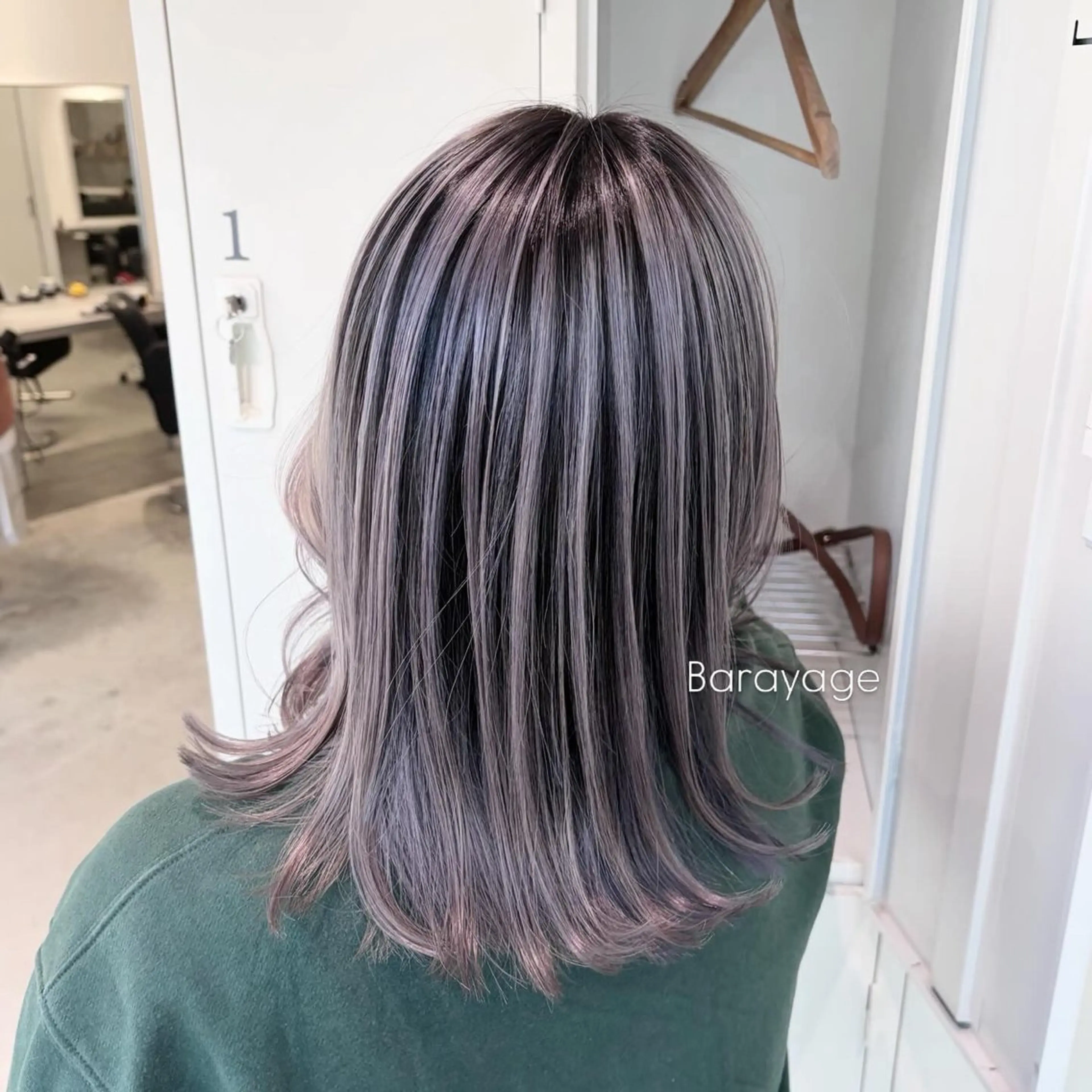 ミディアム カラー ヘアカラー トリートメント EIGHT /SHU🩶のヘアスタイル