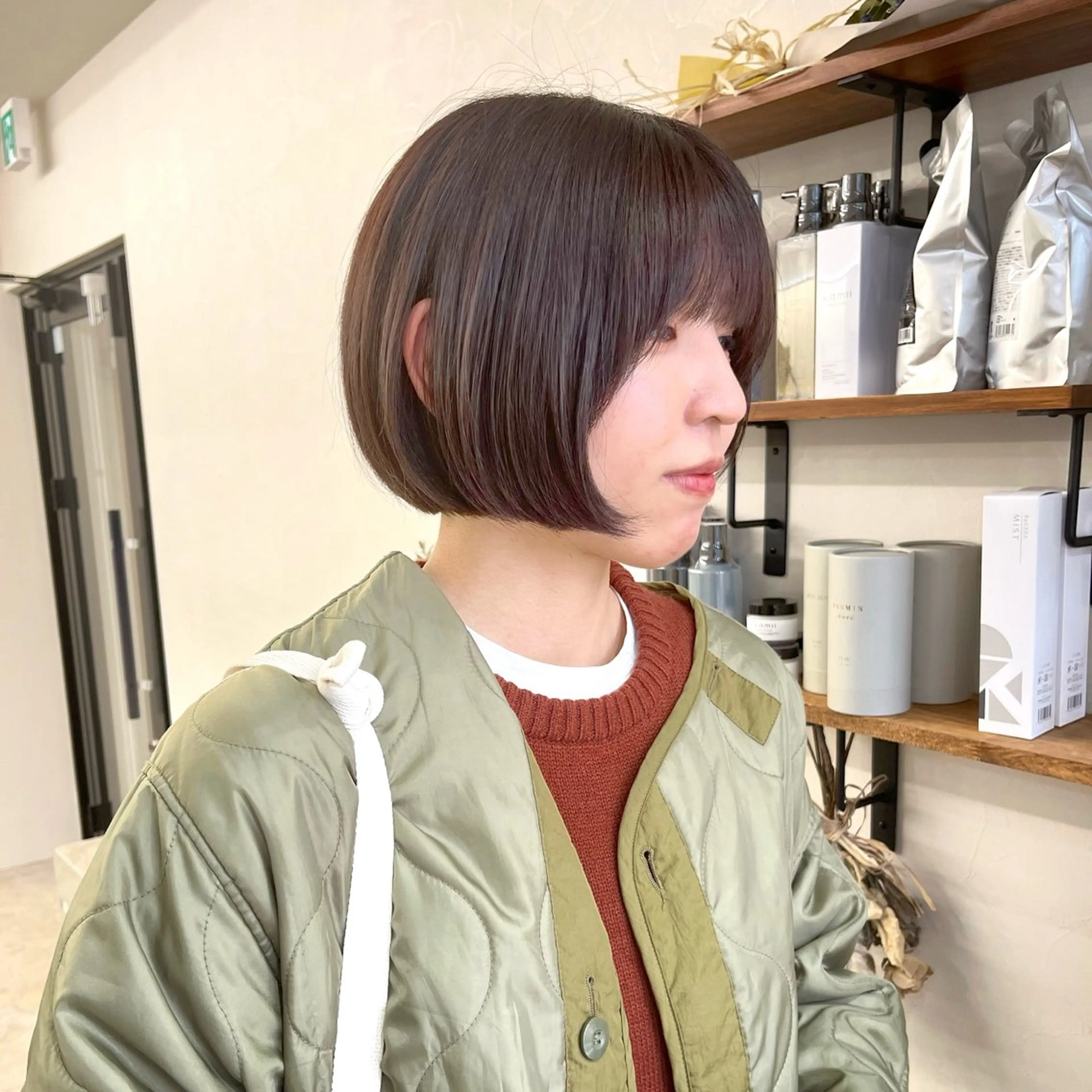 ショート カラー ブリーチ ブラウンカラー ナチュラルブラウン ブリーチなしカラー ボブ カット ヘアカラー トリートメント 初めてのショート お任せください✂️のヘアスタイル