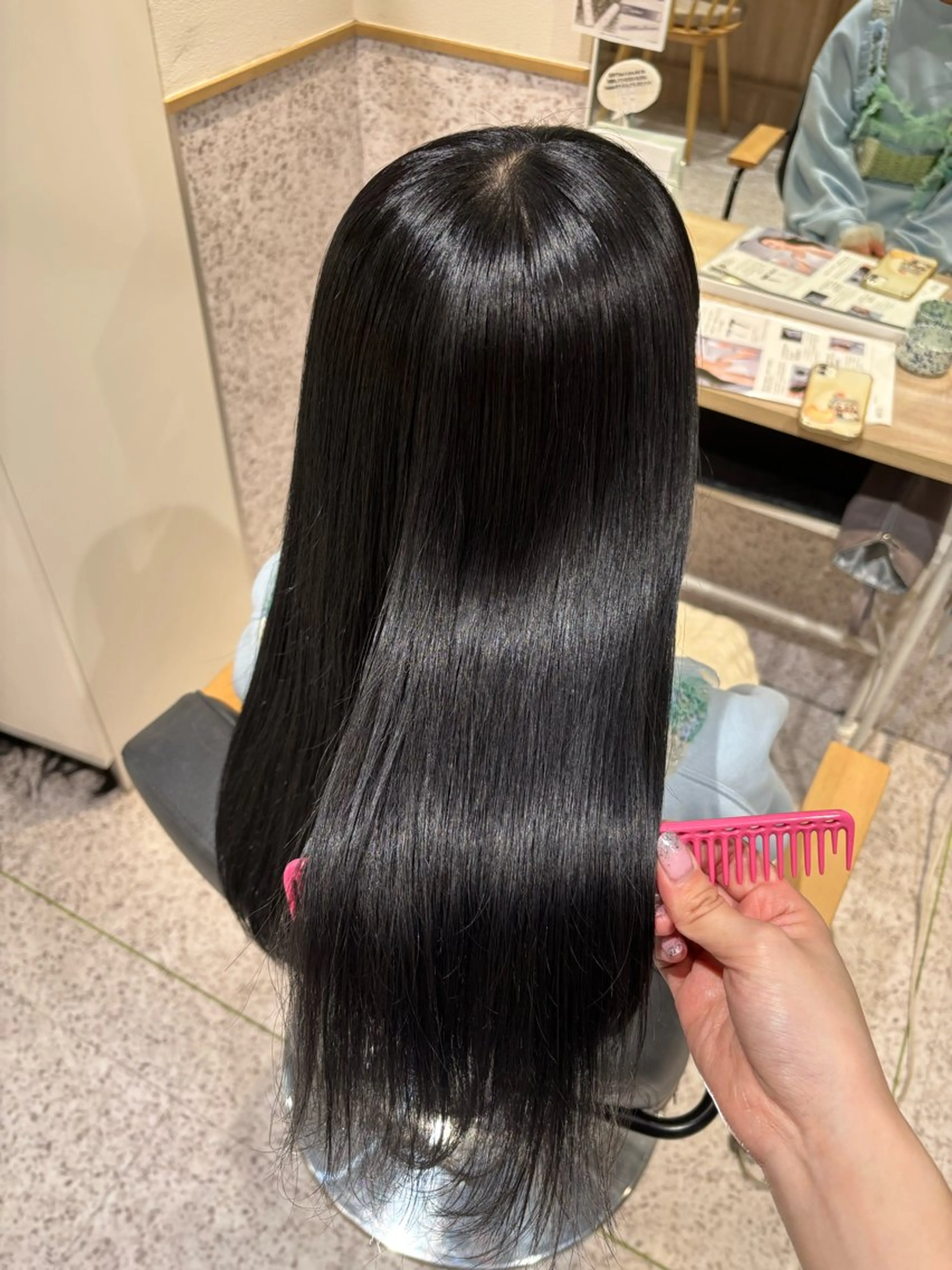 ロング カラー 透明感カラー ダークグレー ダブルカラー イヤリングカラー ハイライトカラー カット ヘアカラー 暖色カラー/ パリジェンヌ💟みくのヘアスタイル