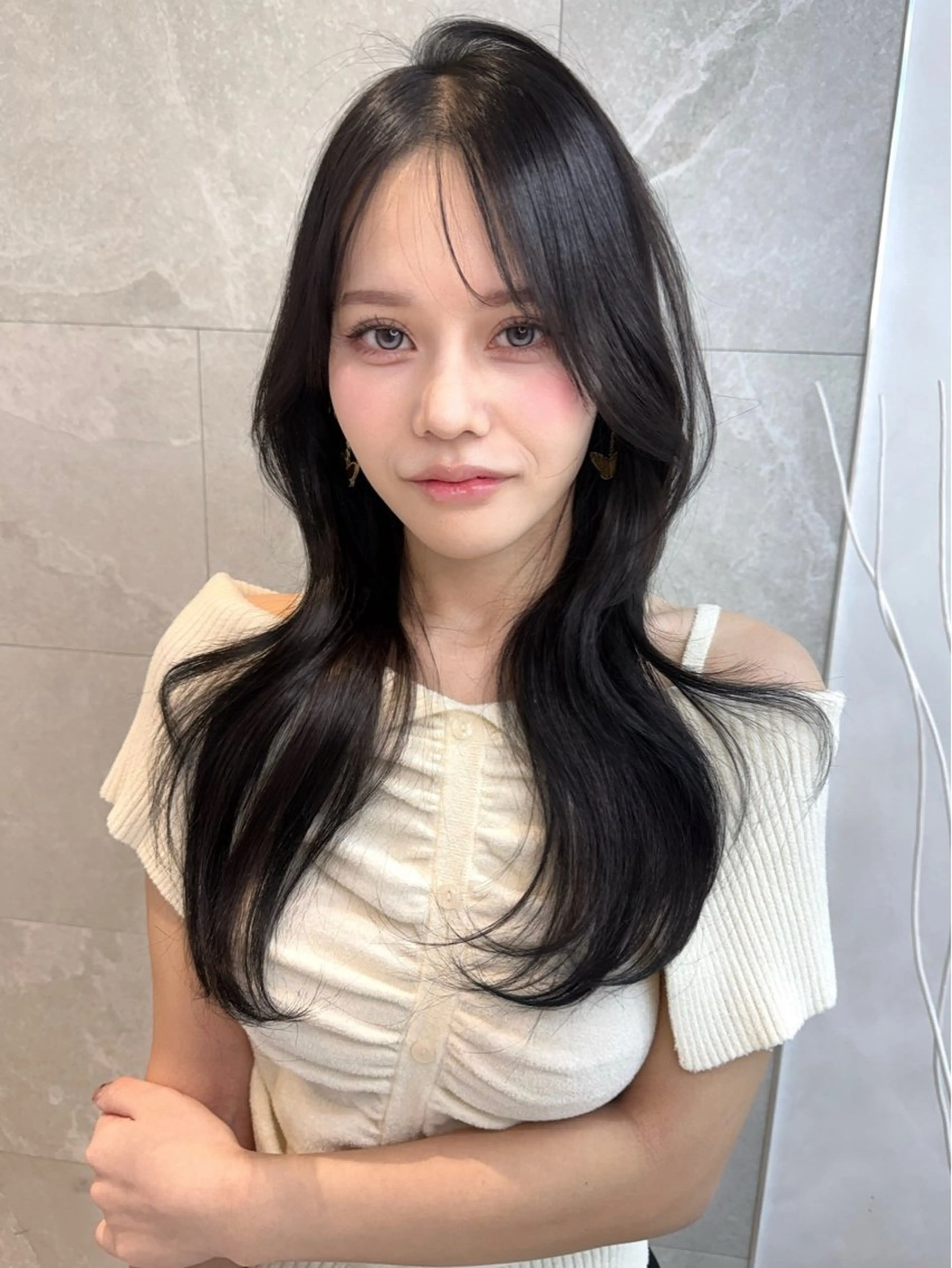 ロング カラー ベージュカラー ブリーチ ブラウンカラー ケアブリーチ ダークグレー カット ヘアカラー トリートメント 🦋高瀬寛菜🦋 韓国/ブリーチのヘアスタイル