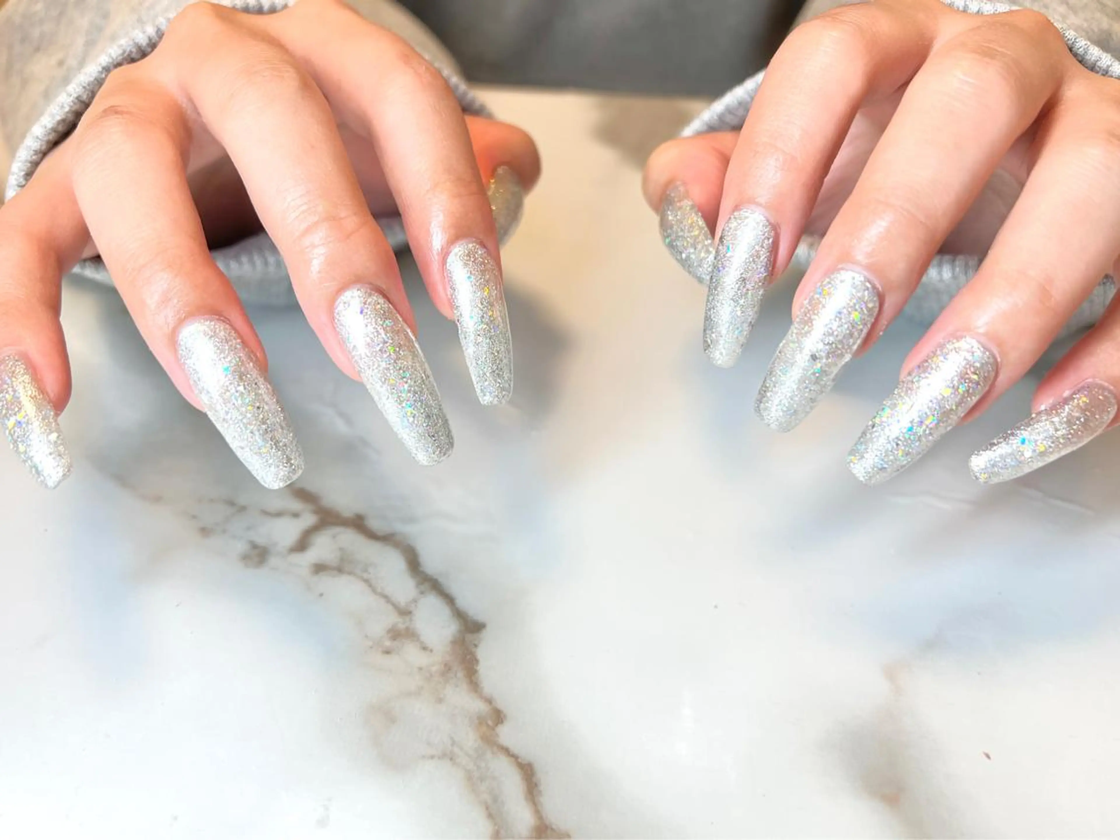 ロング ネイル キラキラネイル ハンドネイル ハンドケア ネイリスト シンのネイルデザイン