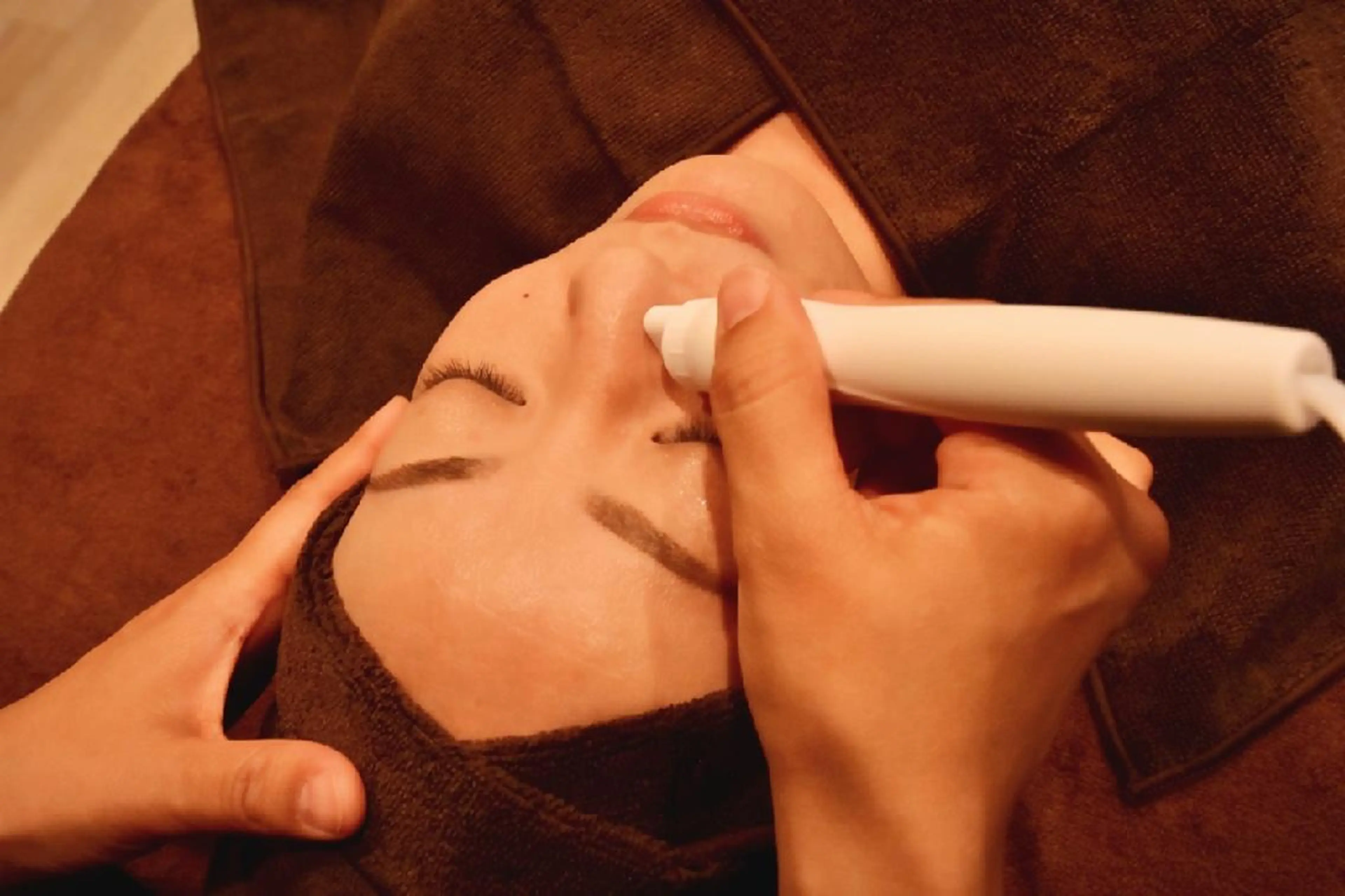 【毛穴ハイドロフェイシャル】💆‍♀✨　毛穴専用フェイシャル👏　毛穴レスなツルツヤ肌へ♥　感動の触り心地😍　メンズ可の写真