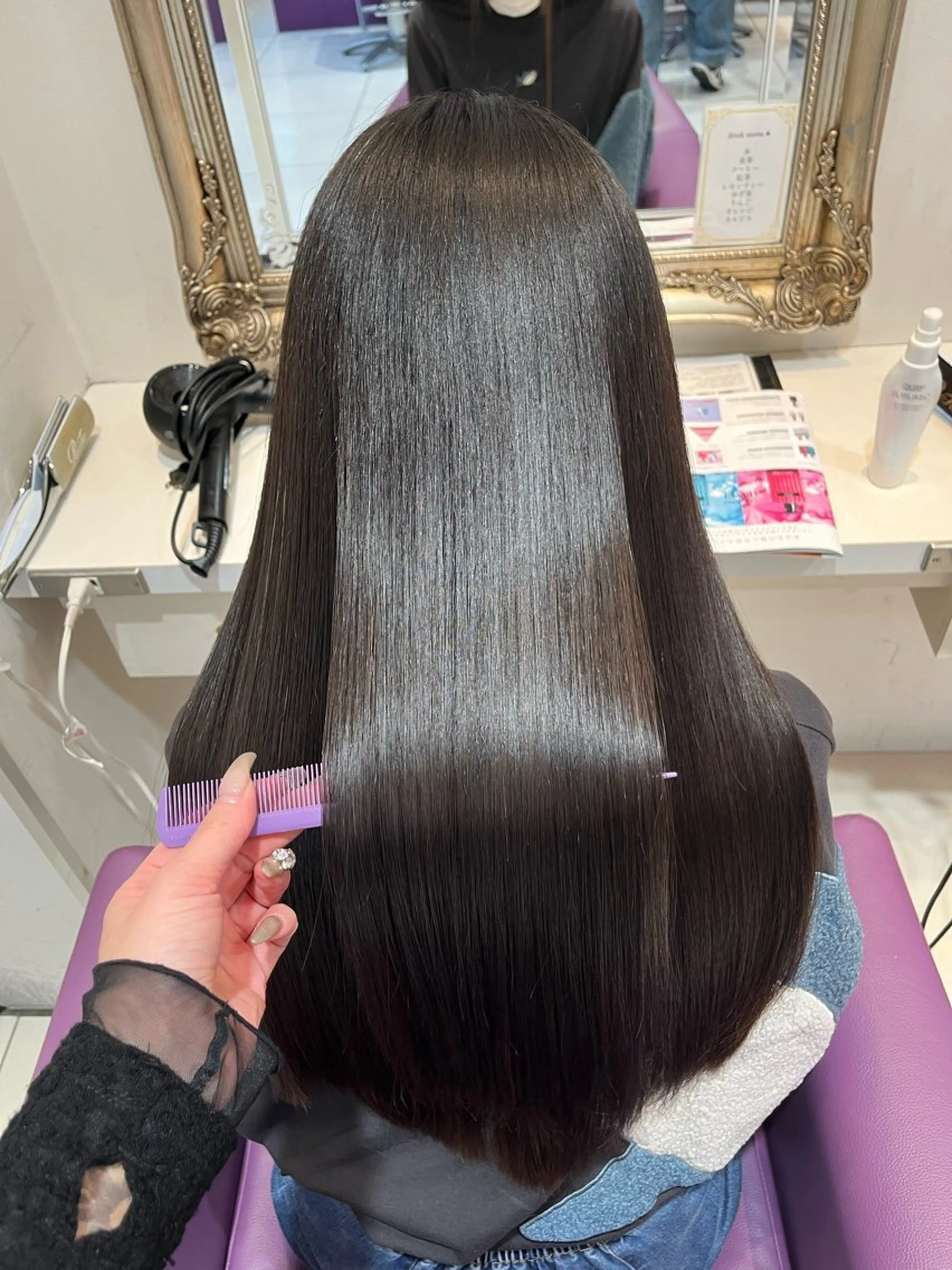 ロング CLOVER新田辺所属・石賀 早紀のヘアスタイル