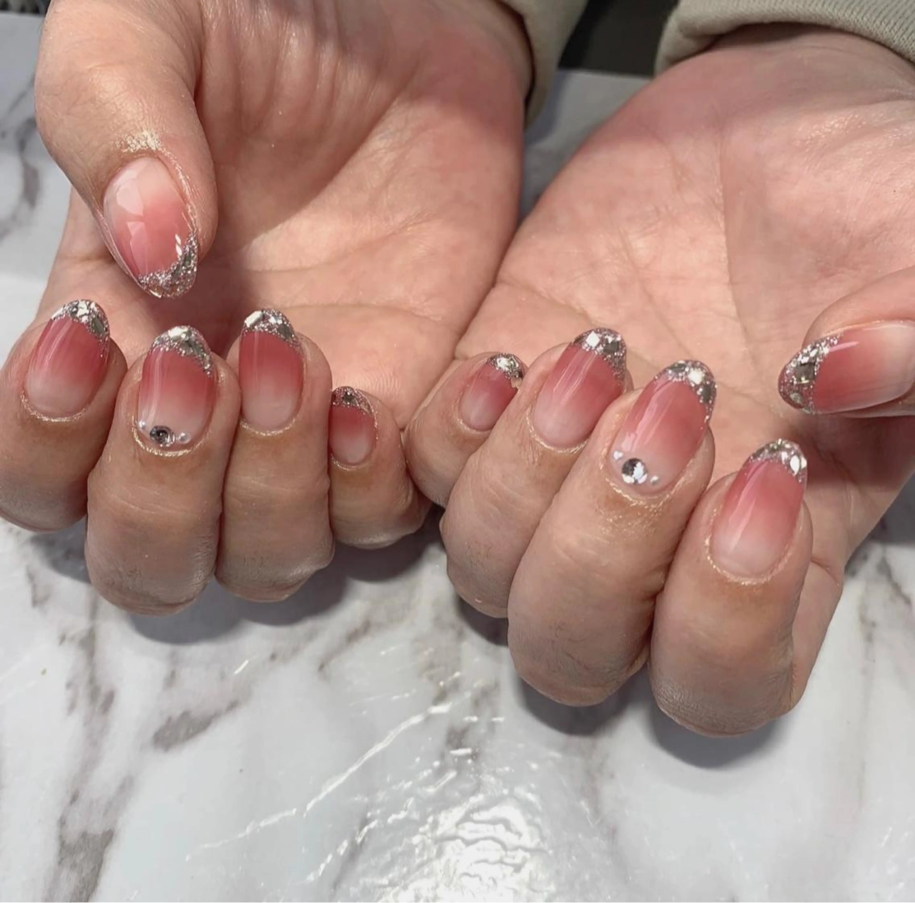 ネイル フレンチネイル ガラスフレンチ グラデーション Ally's Nailのネイルデザイン