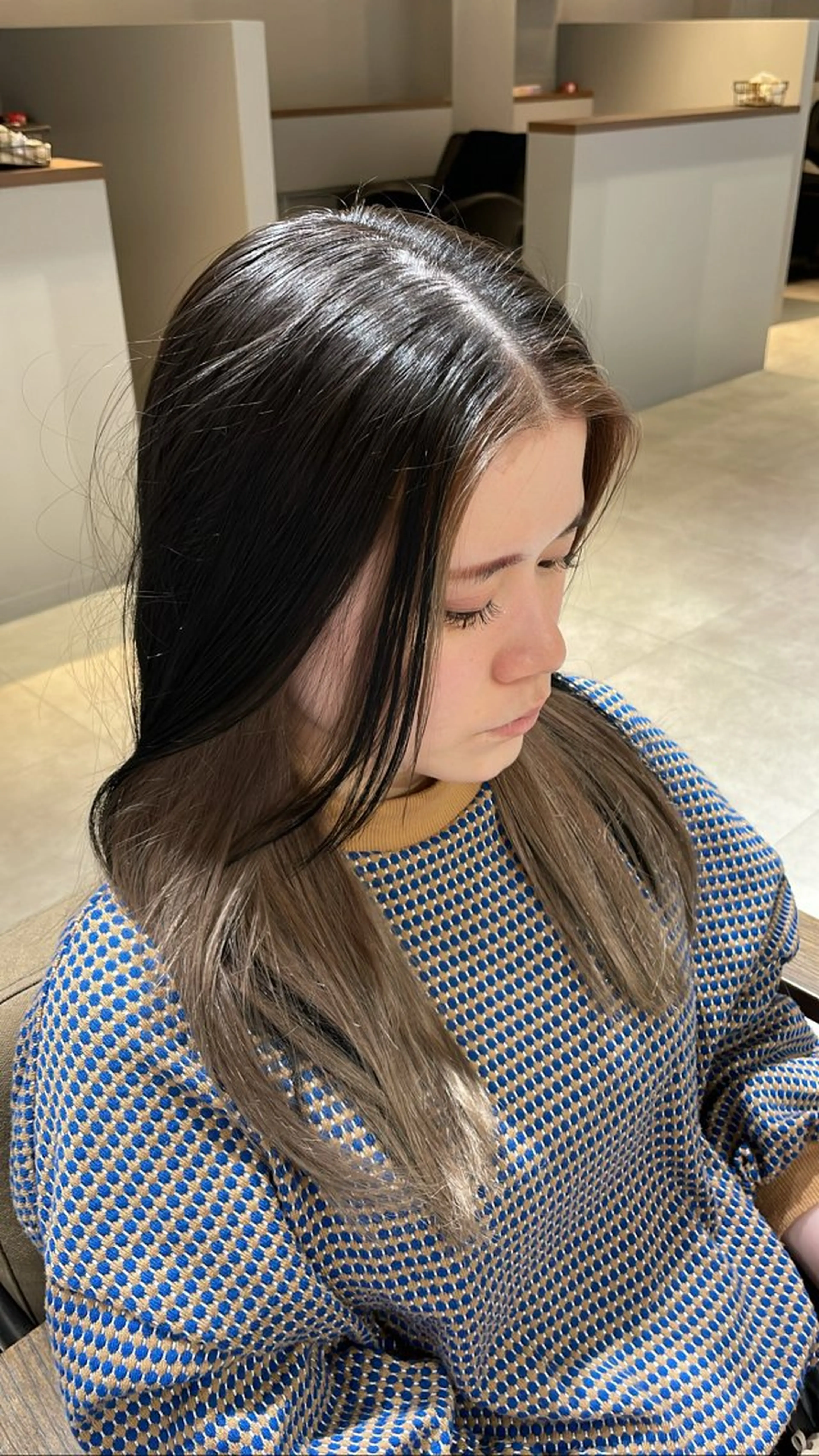 ロング カラー インナーカラー カット ヘアカラー エマ ピボット 中川店所属・富原崇太/切りっぱな しボブ/透明感カラーのヘアスタイル