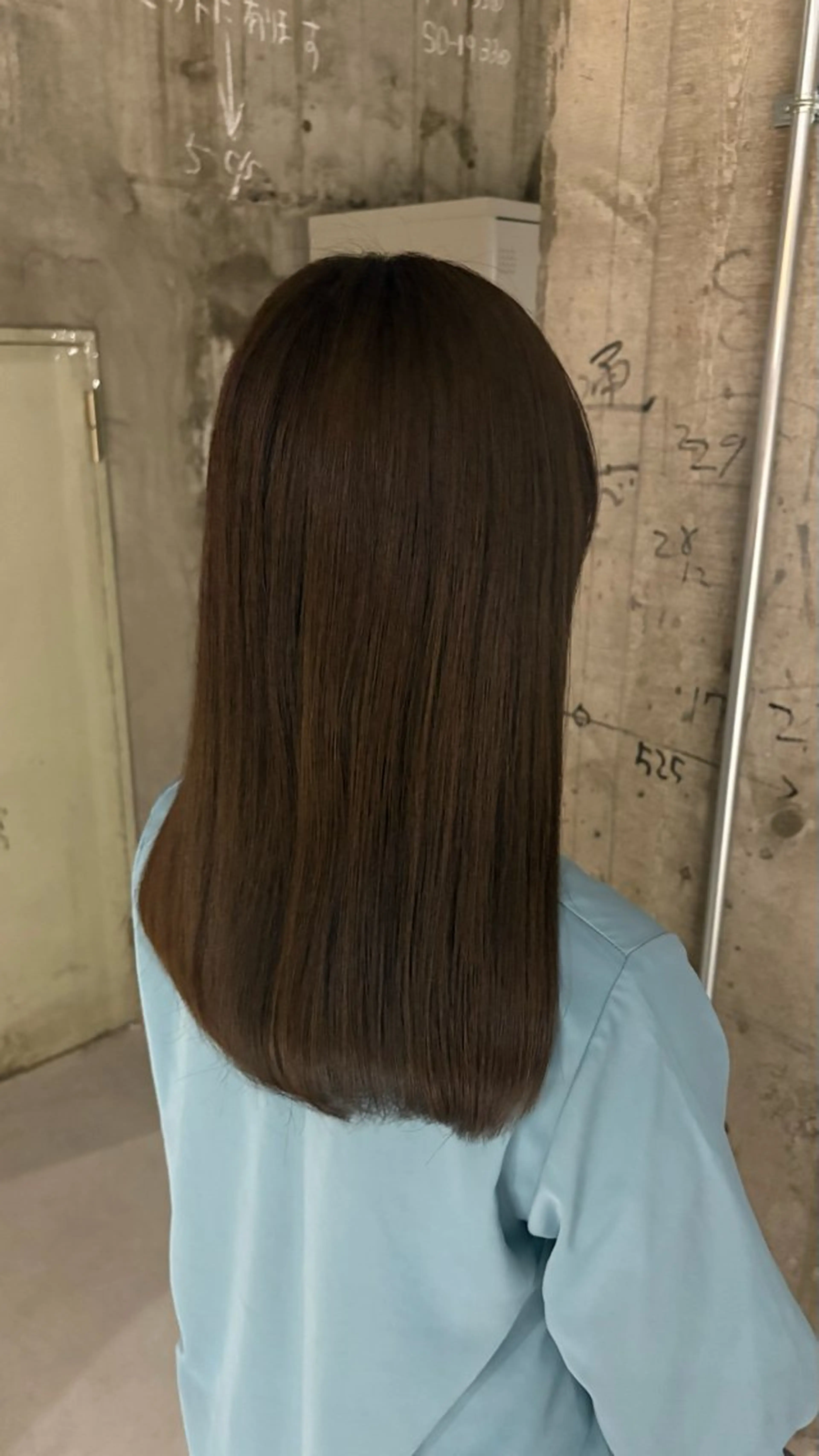 カラー アッシュ ヘアカラー 安藤 まりのヘアスタイル