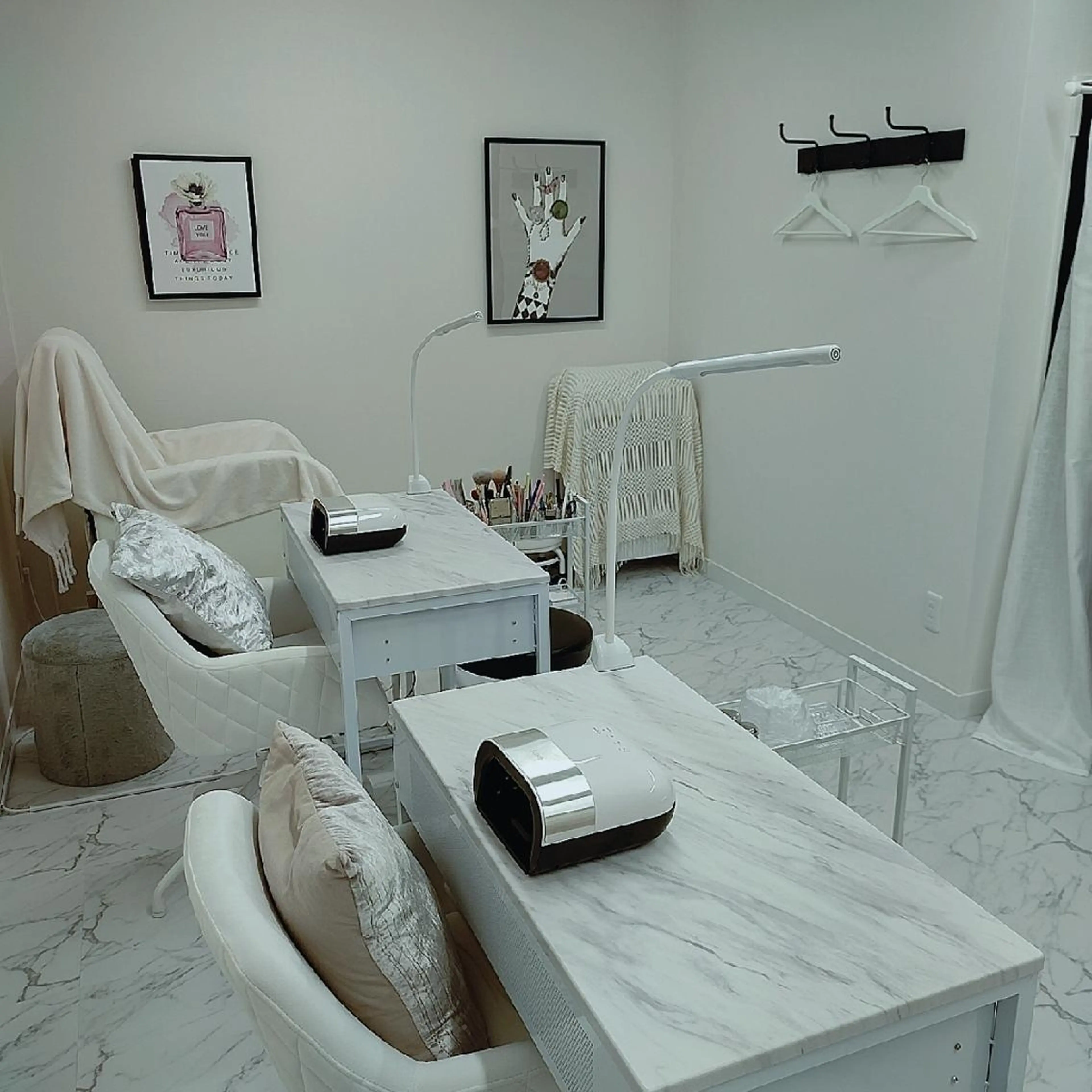 ネイル RUNWAY 　　の眉毛・アイブロウイメージ