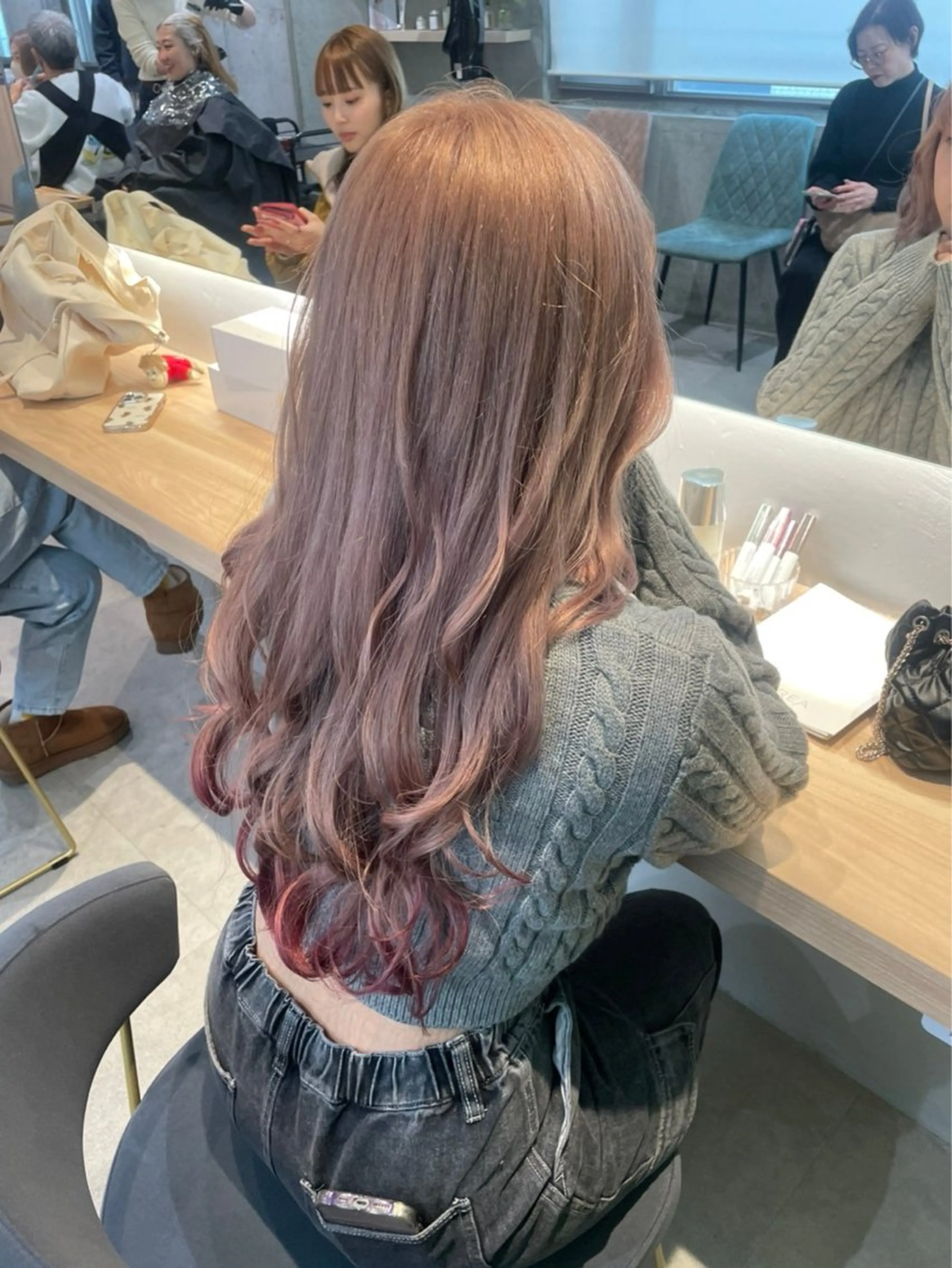 ロング カラー オタク美容師🛍/ 酸性ストレート/艶髪のヘアスタイル