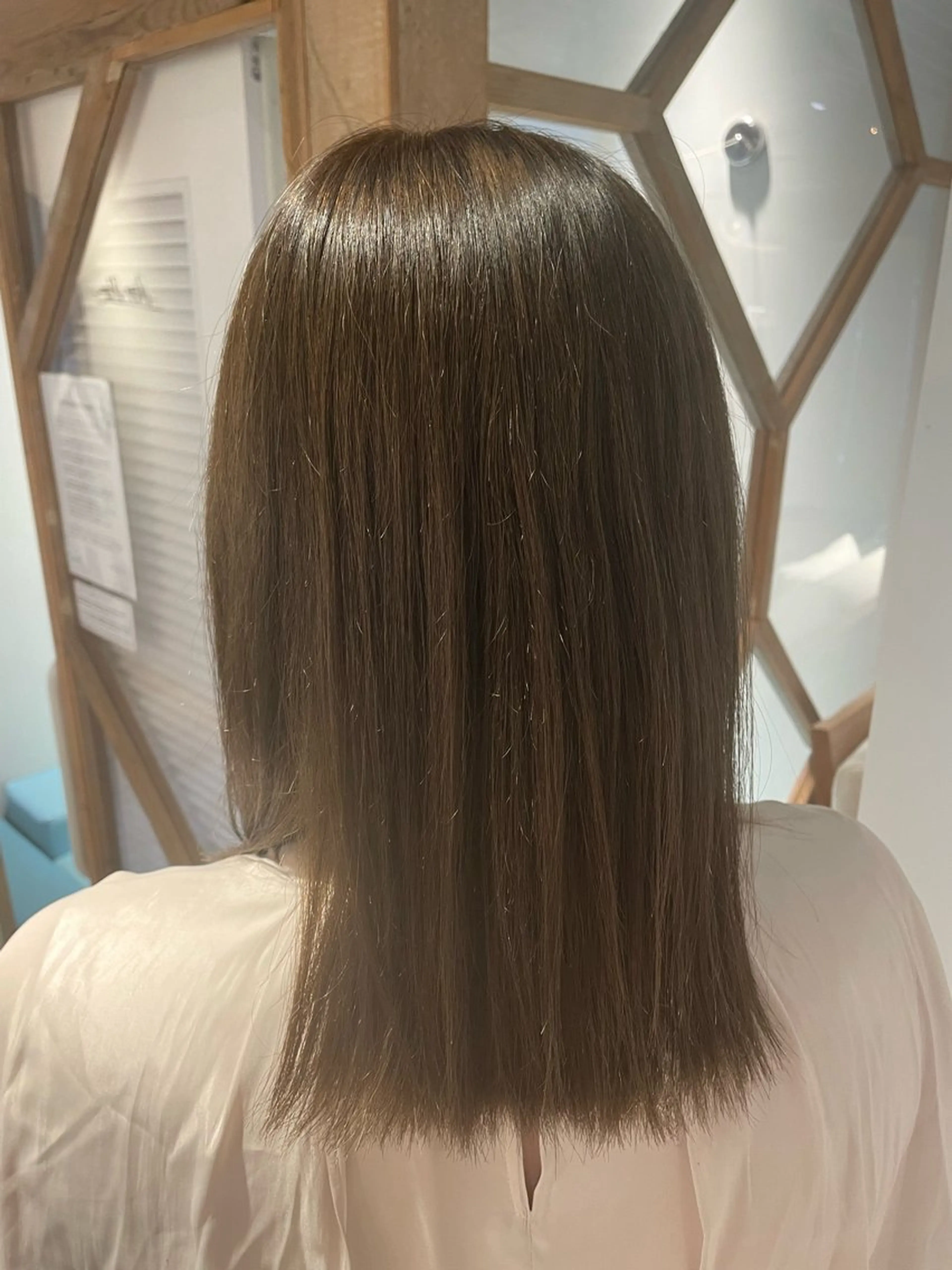 カラー ふくだももこ🍑 すっきりショートのヘアスタイル