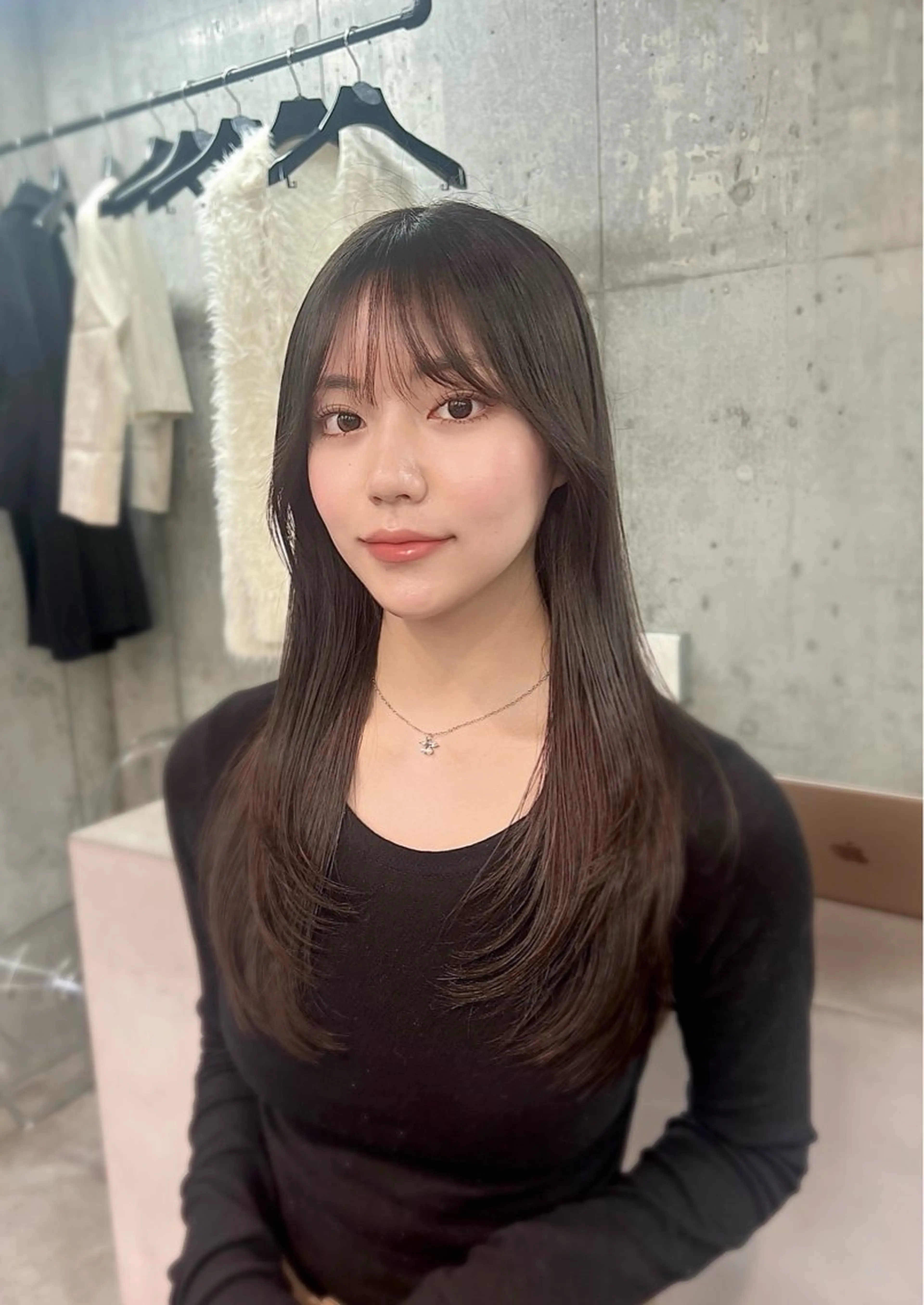 ロング カラー アクアカラー アッシュ アッシュグレー 透明感カラー ダークアッシュ カット ヘアカラー トリートメント 透明感カラー ✨ 韓国艶髪💗菅原のヘアスタイル