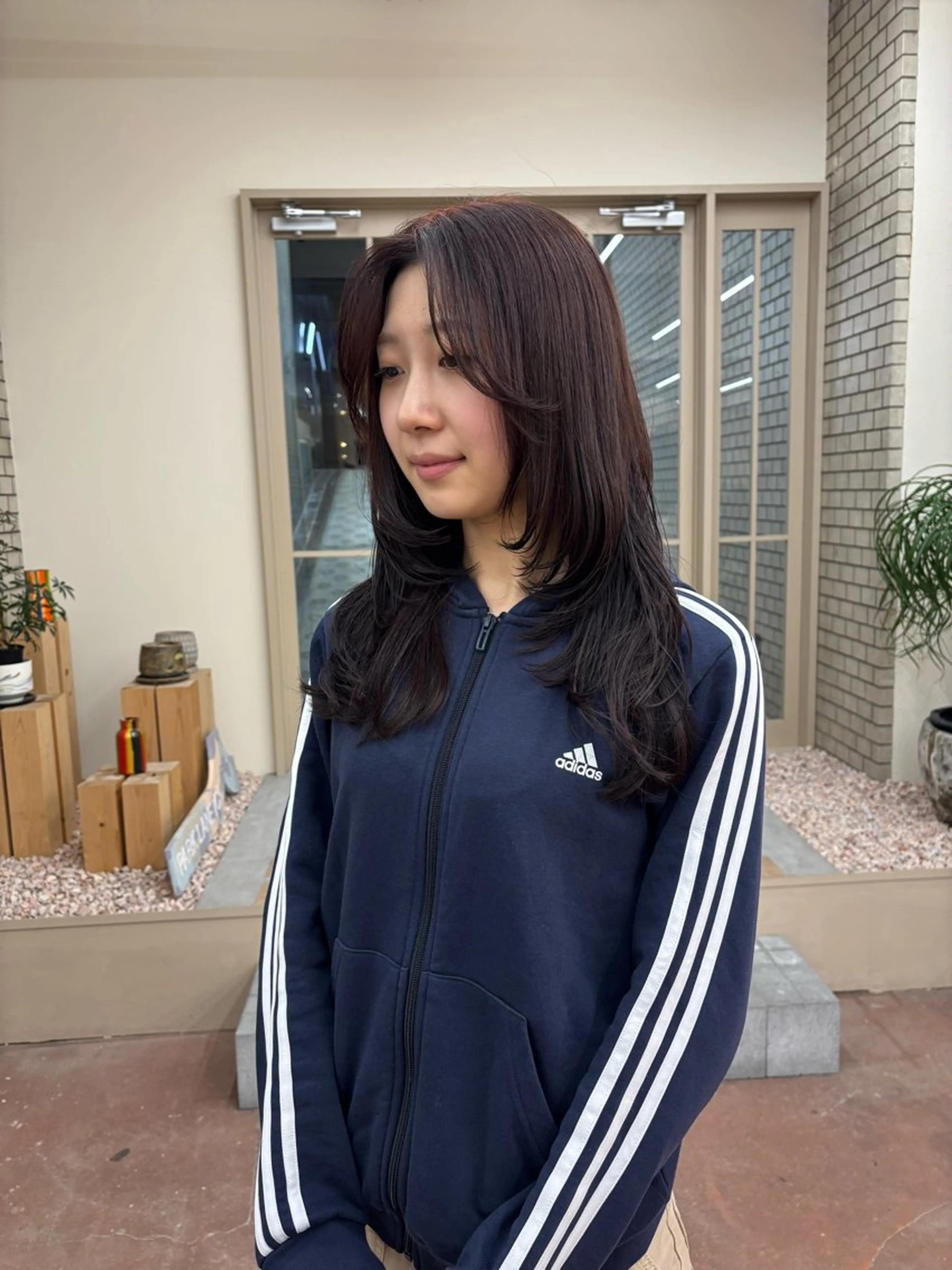 1/14 19時​〜​　ミディアムロングカット+髪質改善トリートメントの写真