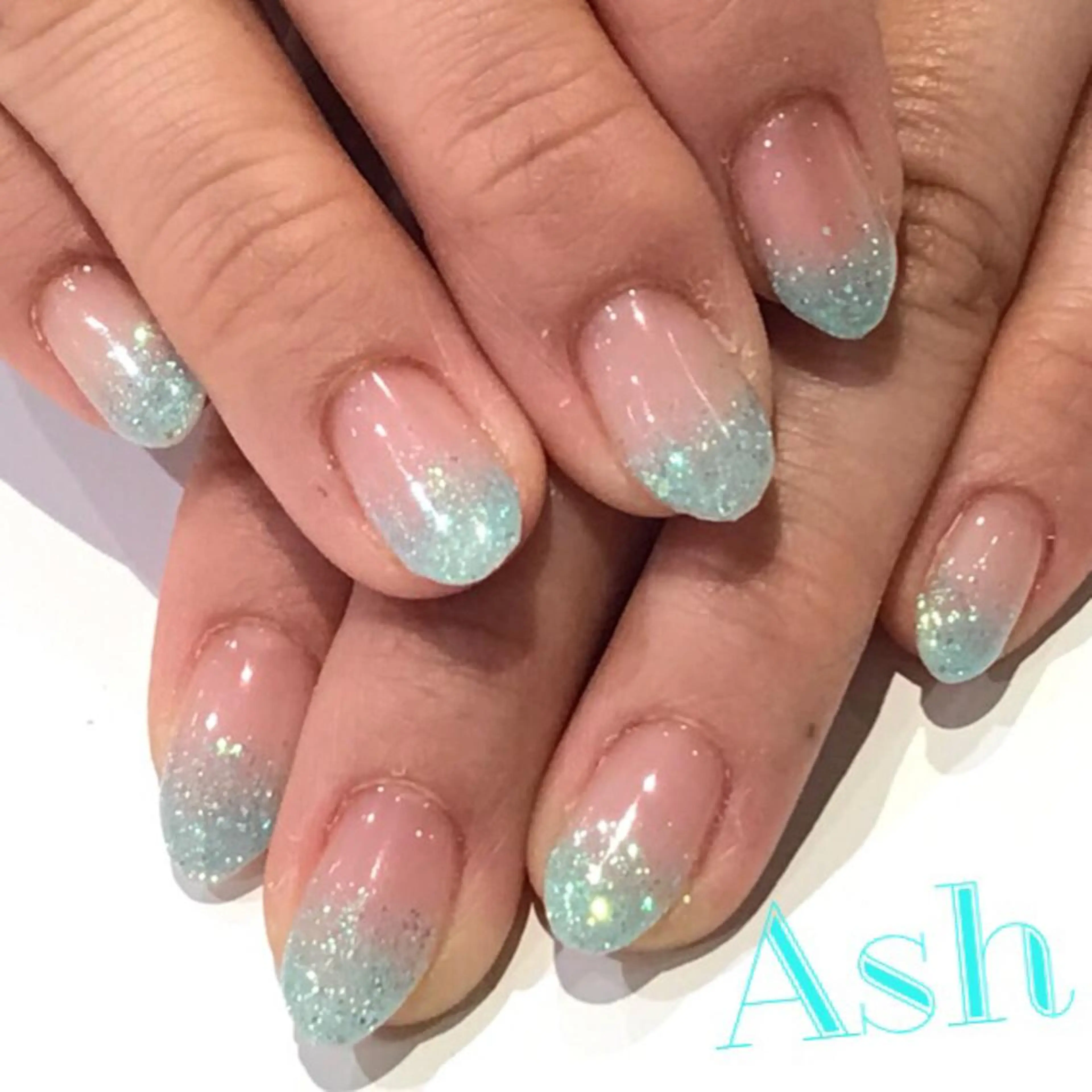 ネイル グラデーション ラメ(グリッター) ラメグラデーション 🩵NORIKO 上品ネイルが得意🩵のネイルデザイン