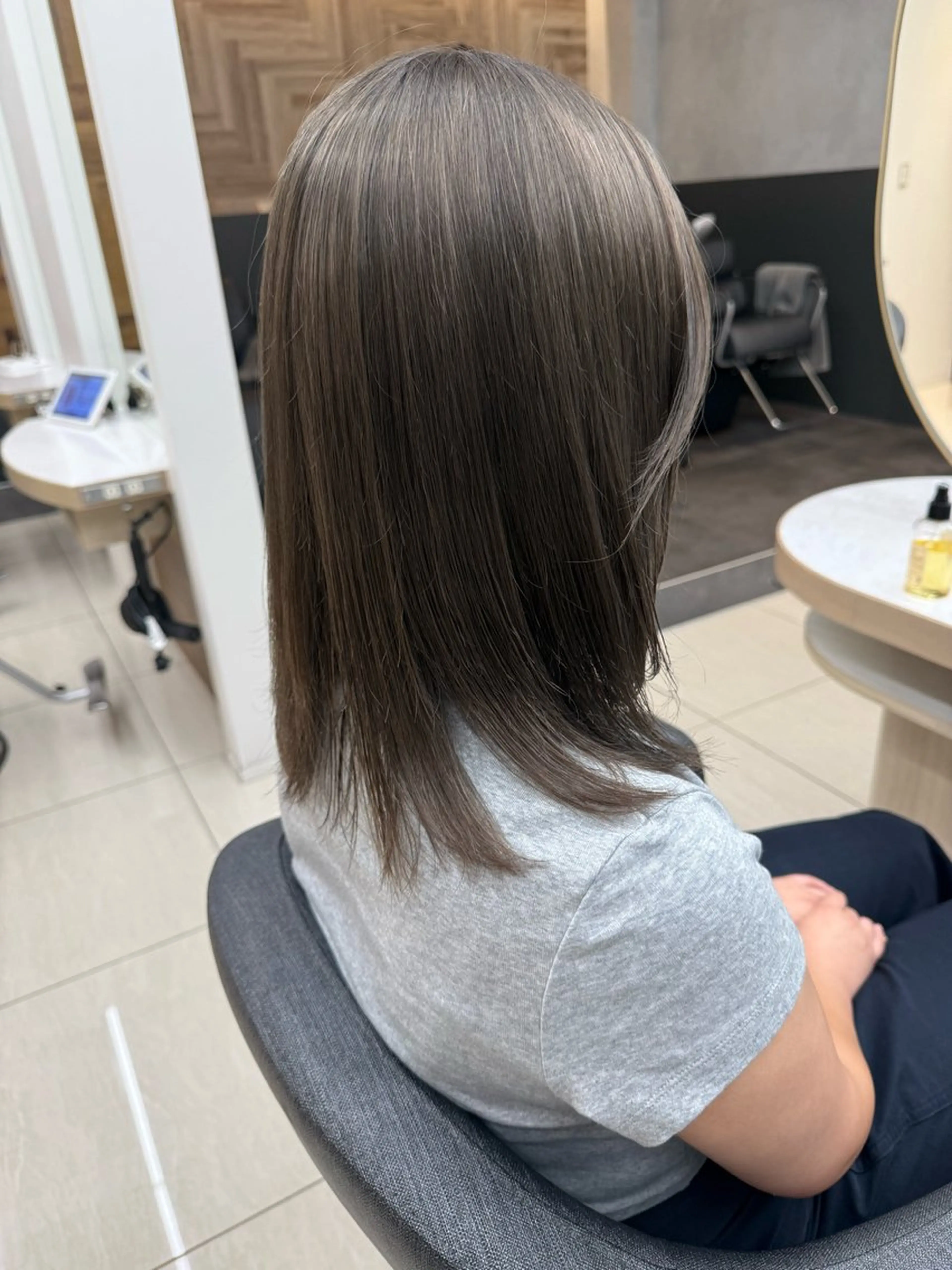 セミロング ヘアカラー トリートメント ヘッドスパ ヘアセット 💎艶髪カラー✨ kei／透明感のヘアスタイル