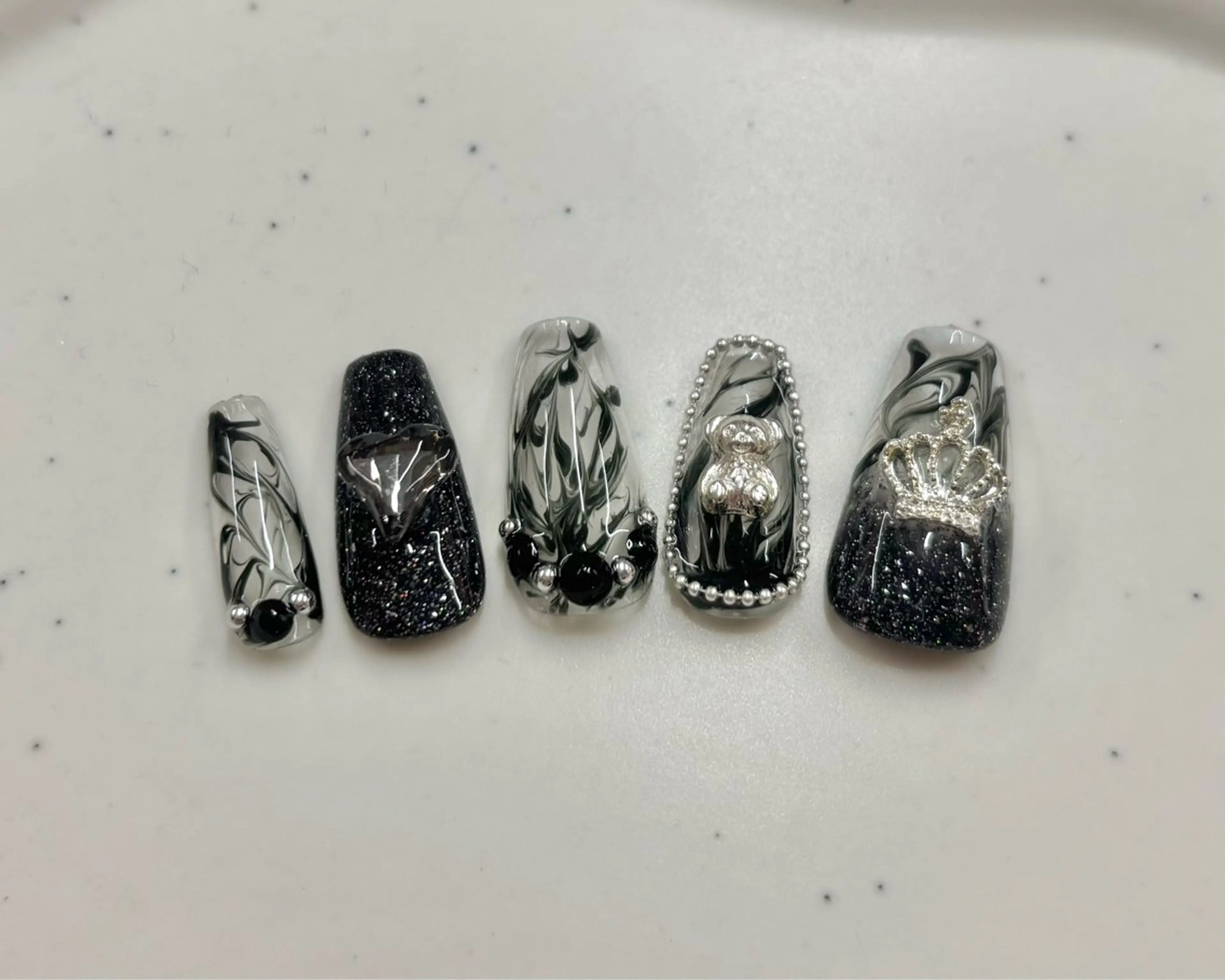 ネイル Hübsch所属・Sakura Hのネイルデザイン