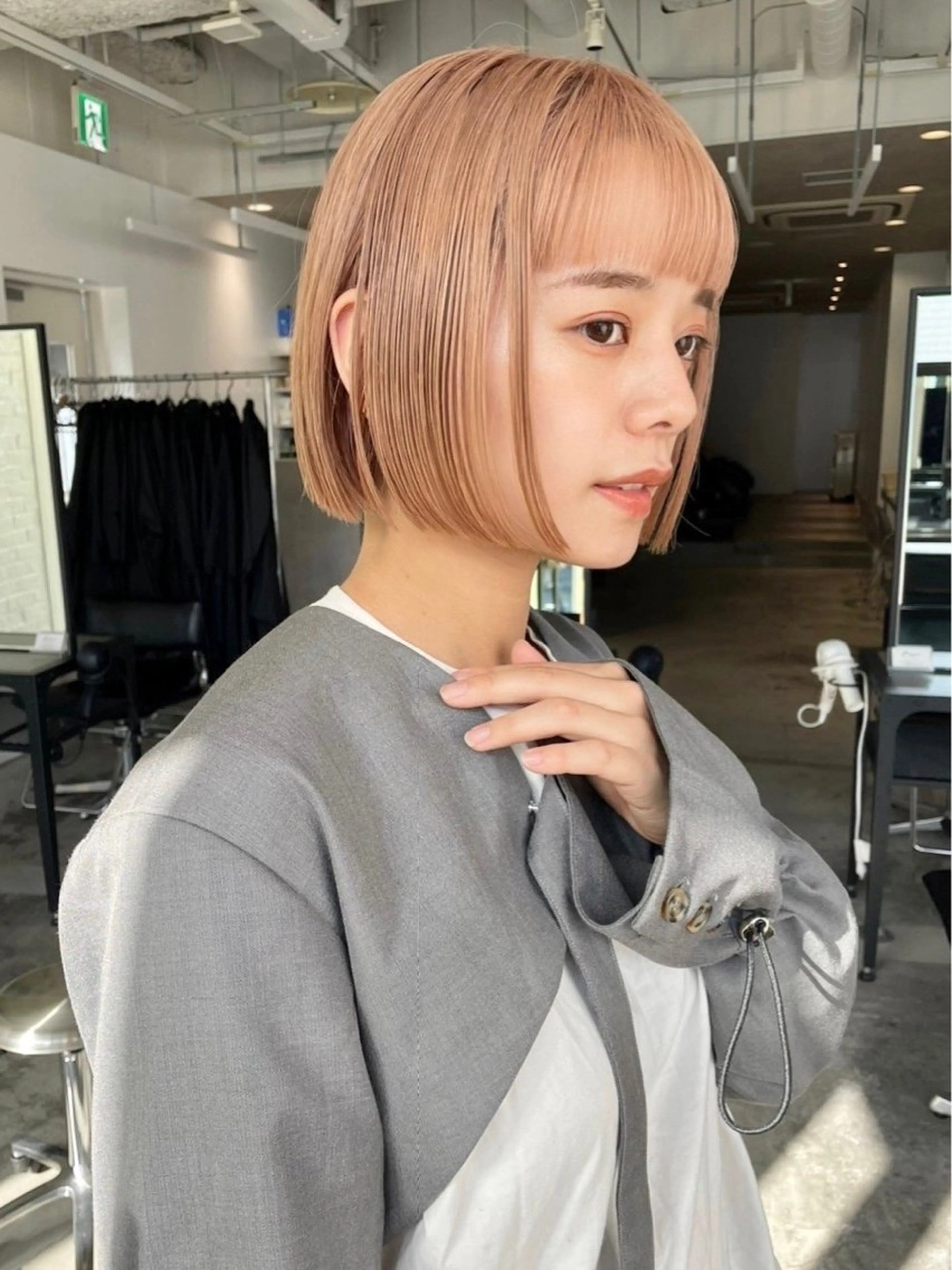 ミディアム カラー 似合わせハイトーン 👾はちすのヘアスタイル