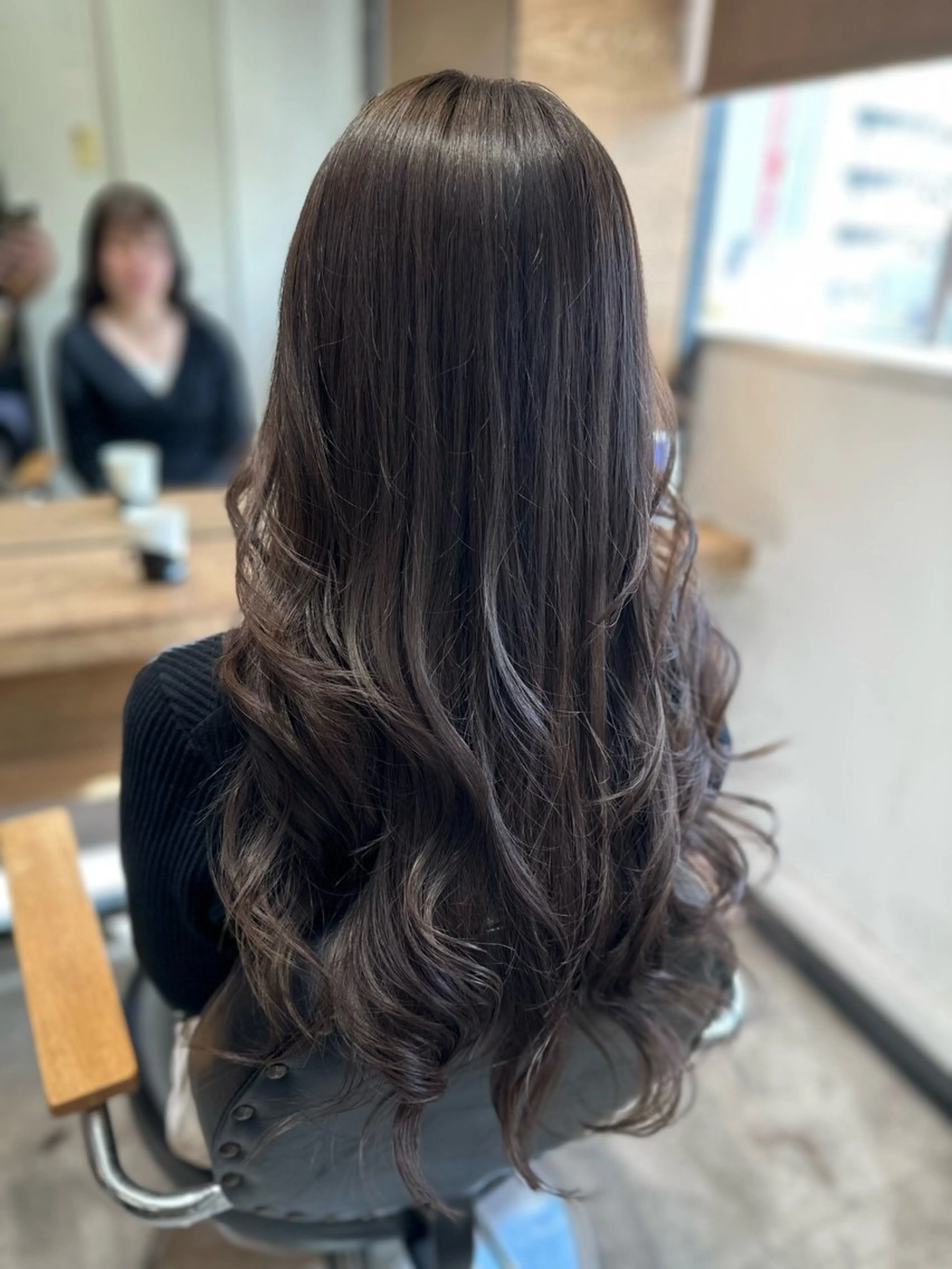ロング カラー アッシュ カット ヘアカラー トリートメント coupe ciseauxのヘアスタイル