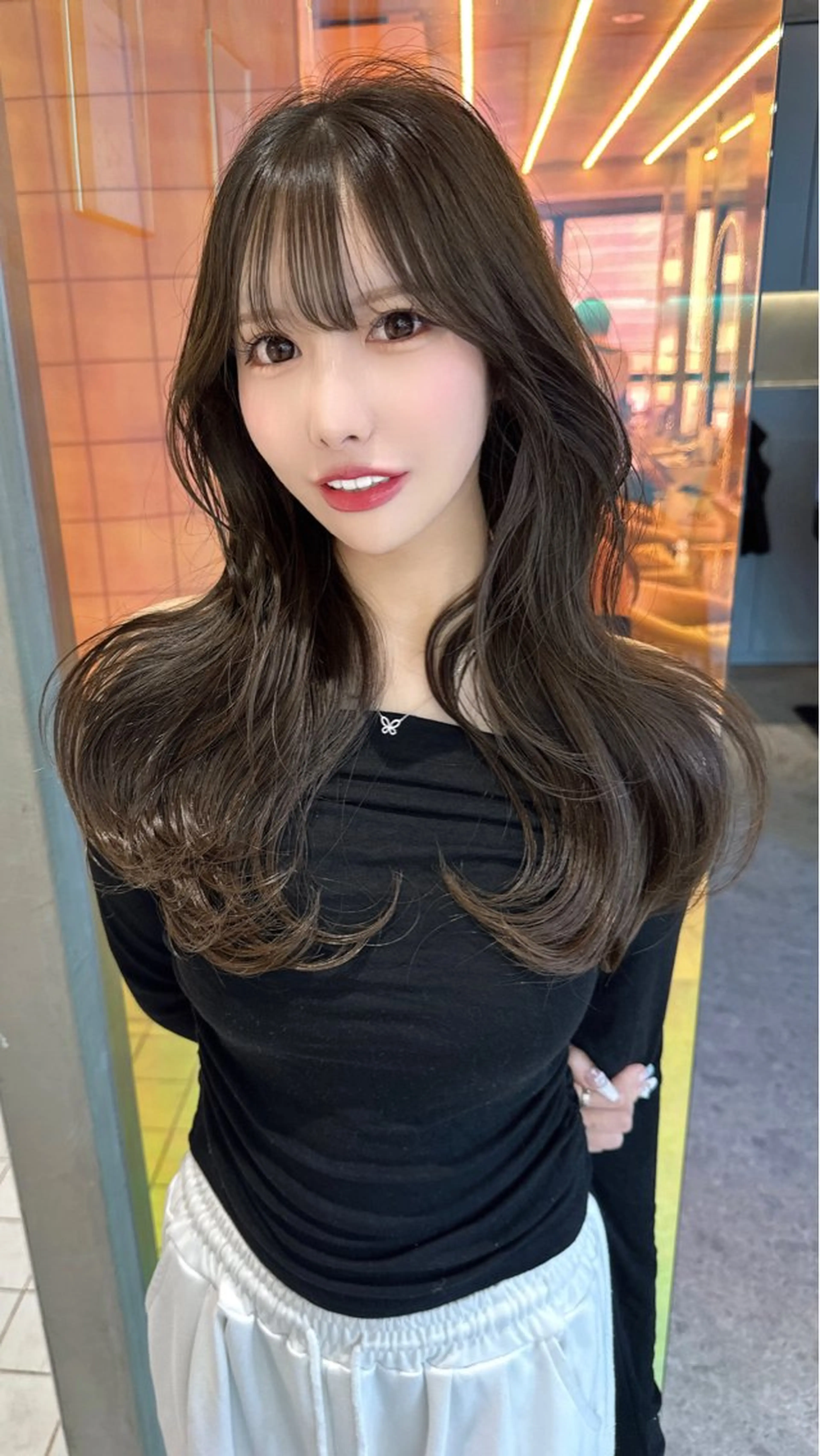 ロング くびれヘア 韓国風ヘア サイドバング 小顔カット カット ヘアカラー MASHU韓国ヘア/ レイヤー/透明感カラのヘアスタイル