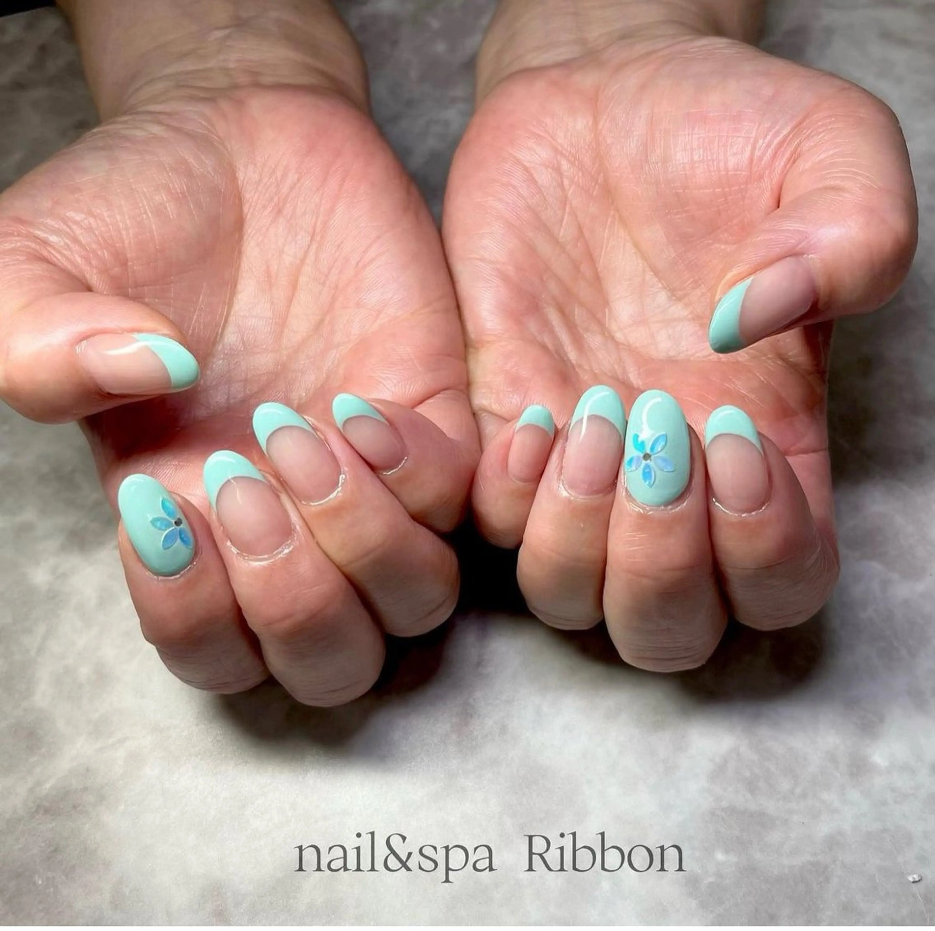 ネイル 東 真百のネイルデザイン