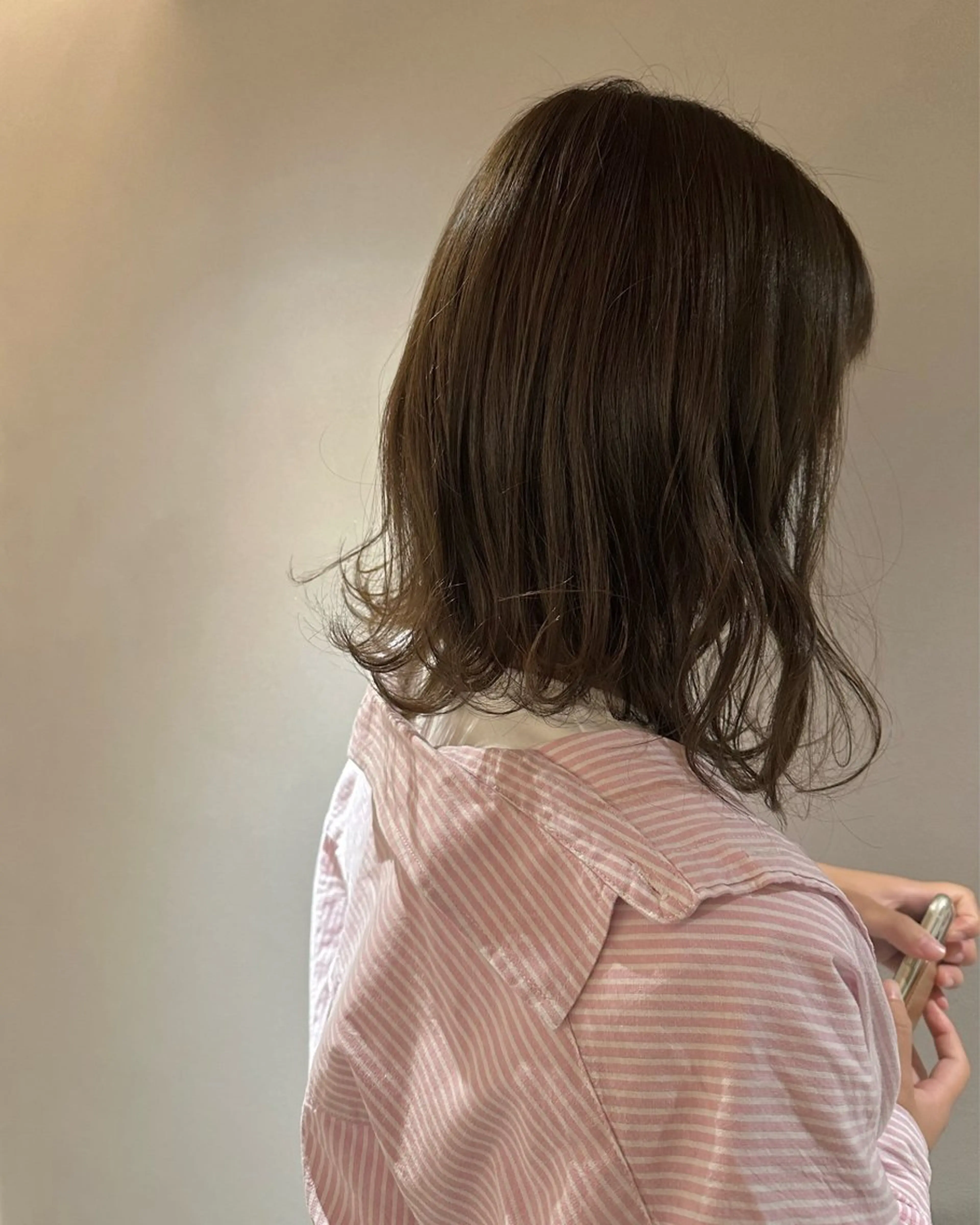 ミディアム カラー ベージュカラー ブリーチ ブリーチなしカラー オリーブベージュ 室谷 ゆりあのヘアスタイル