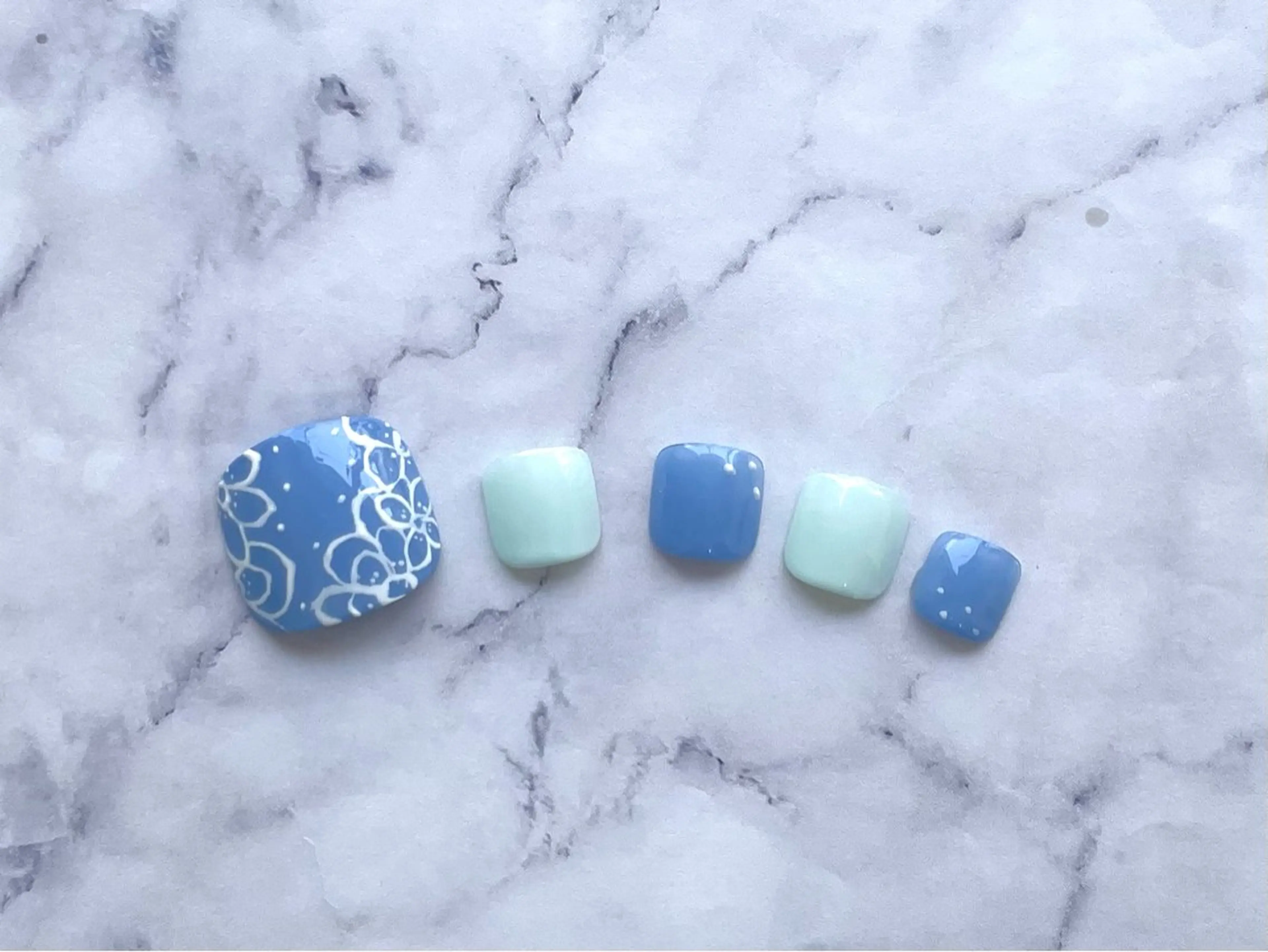 ネイル AYA Reginaのネイルデザイン