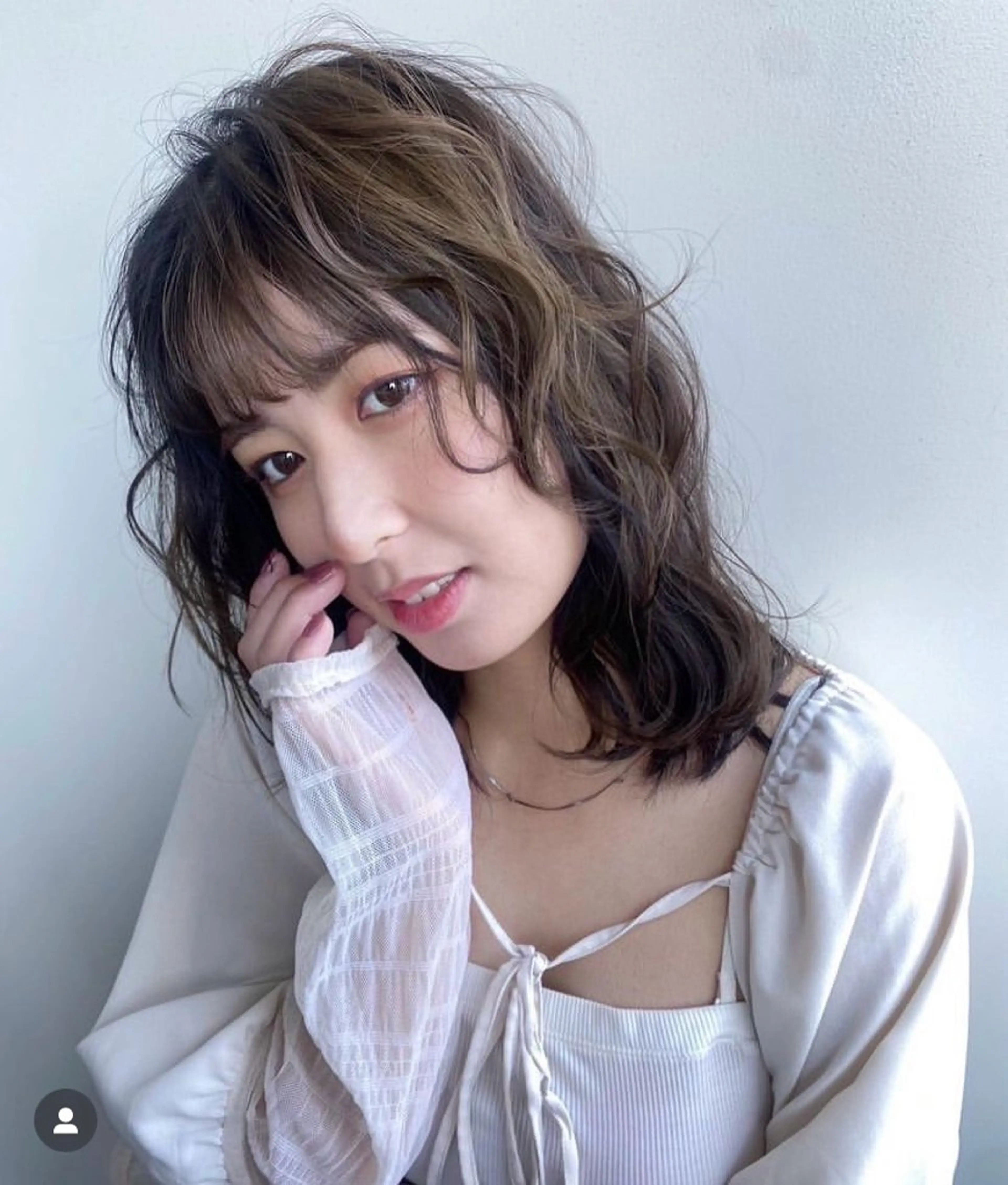 セミロング カラー 透けるベージュ/ 艶カラー♡のヘアスタイル