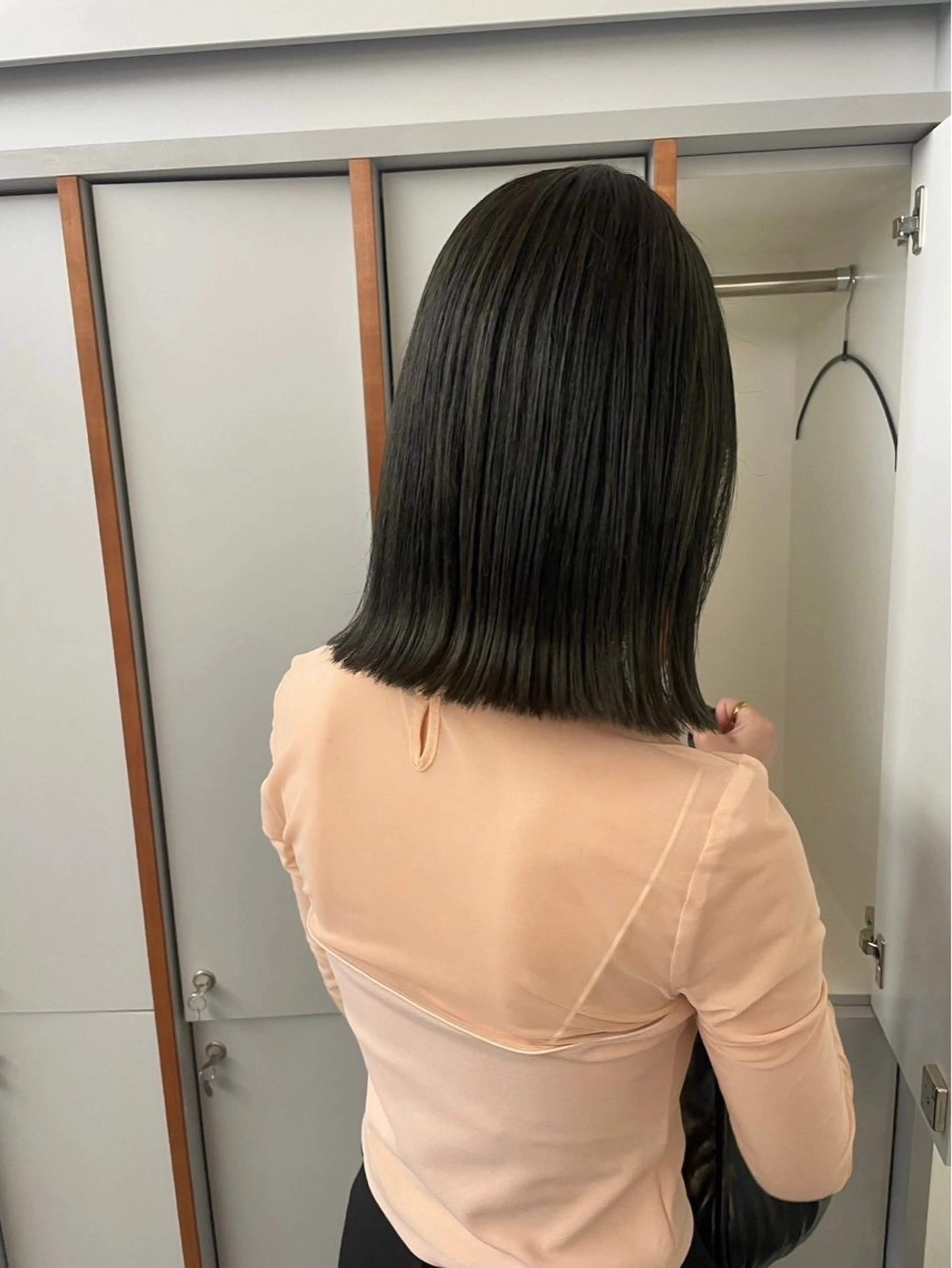 ミディアム カラー グレージュ オリーブグレージュ オリーブグレー ヘアカラー トリートメント くすみカラー/ パーマ/ろーれんのヘアスタイル