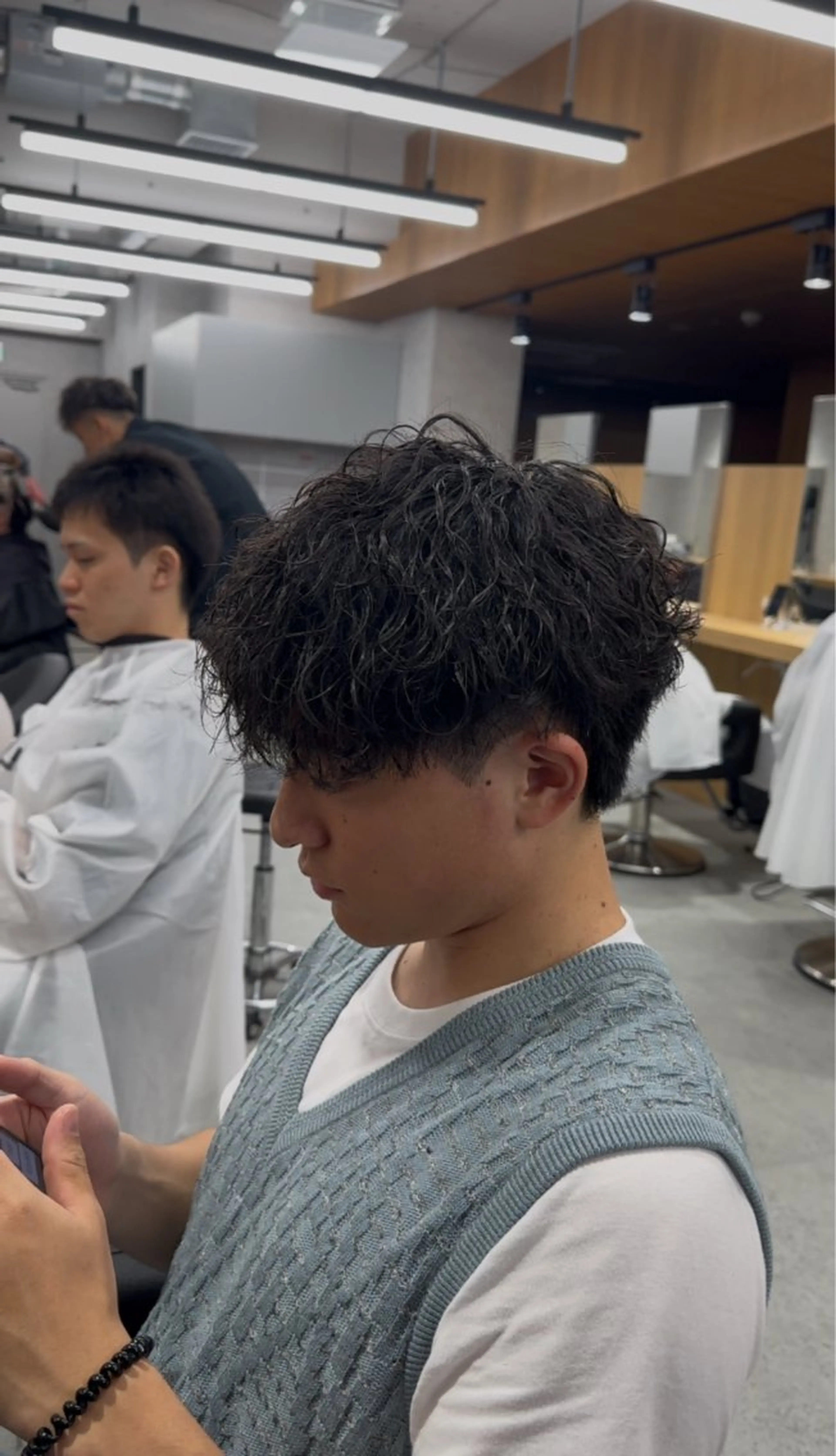 ショート カラー パーマ メンズ メンズハイライト メンズパーマ ツイストスパイラルパーマ 波巻きパーマ ハイライトカラー 🔥 メンズ 特化🔥RAIのヘアスタイル