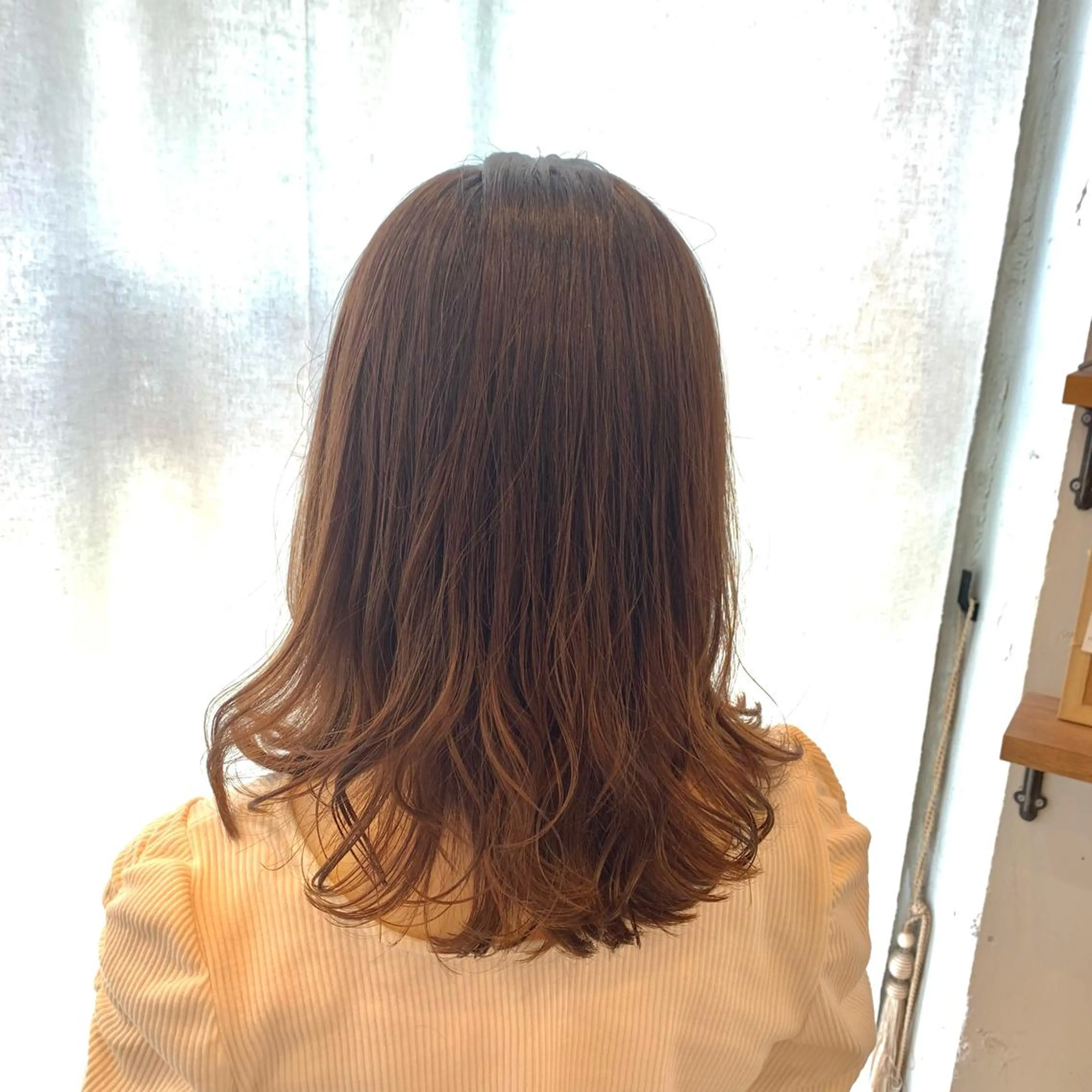 ミディアム パーマ まろやかカラー🤎 みなとまほのヘアスタイル