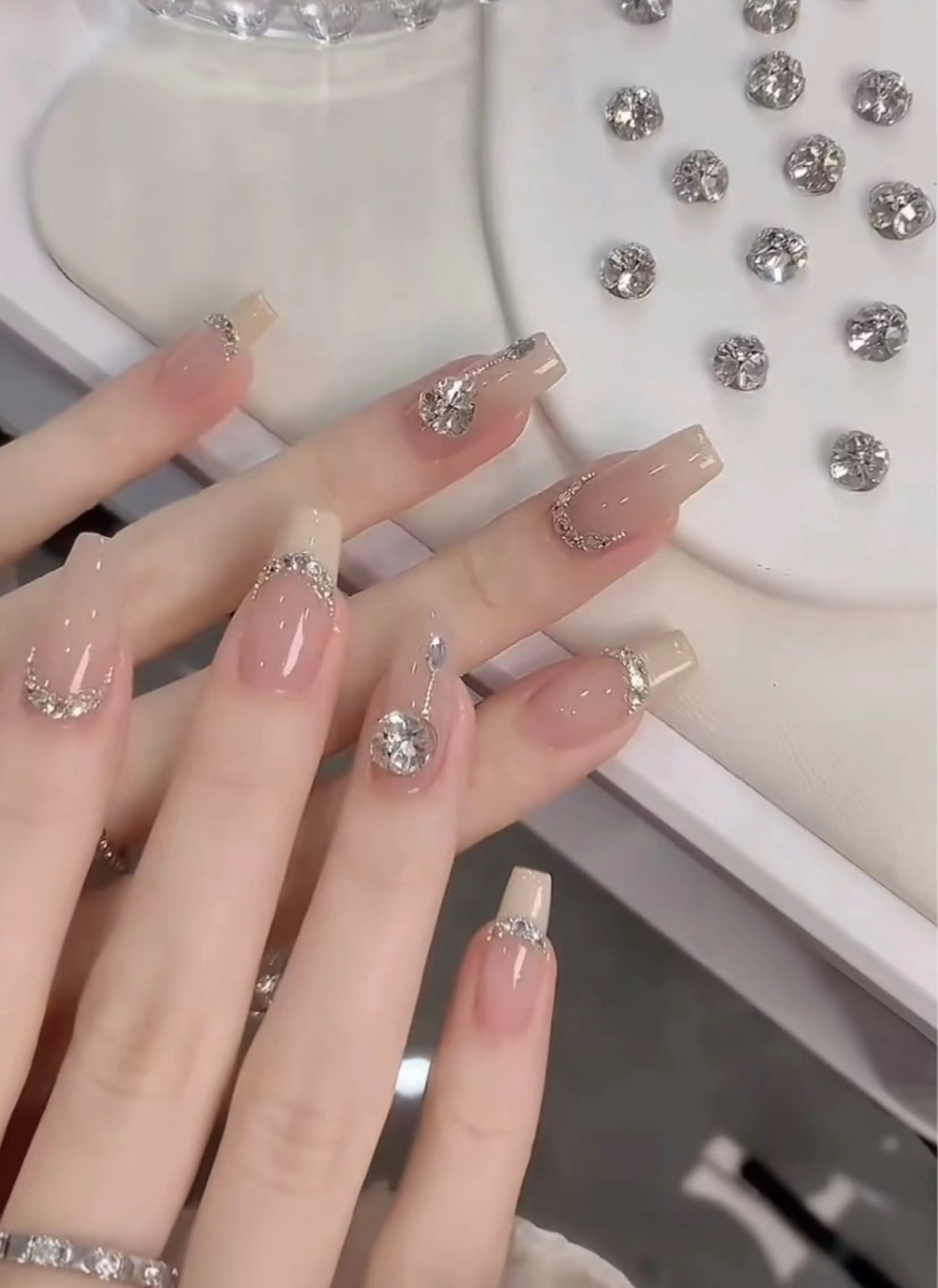 ネイル アートネイル 長さ出し ジェルネイル マグネットネイル ニュアンスネイル なな_ CloudyChanのネイルデザイン