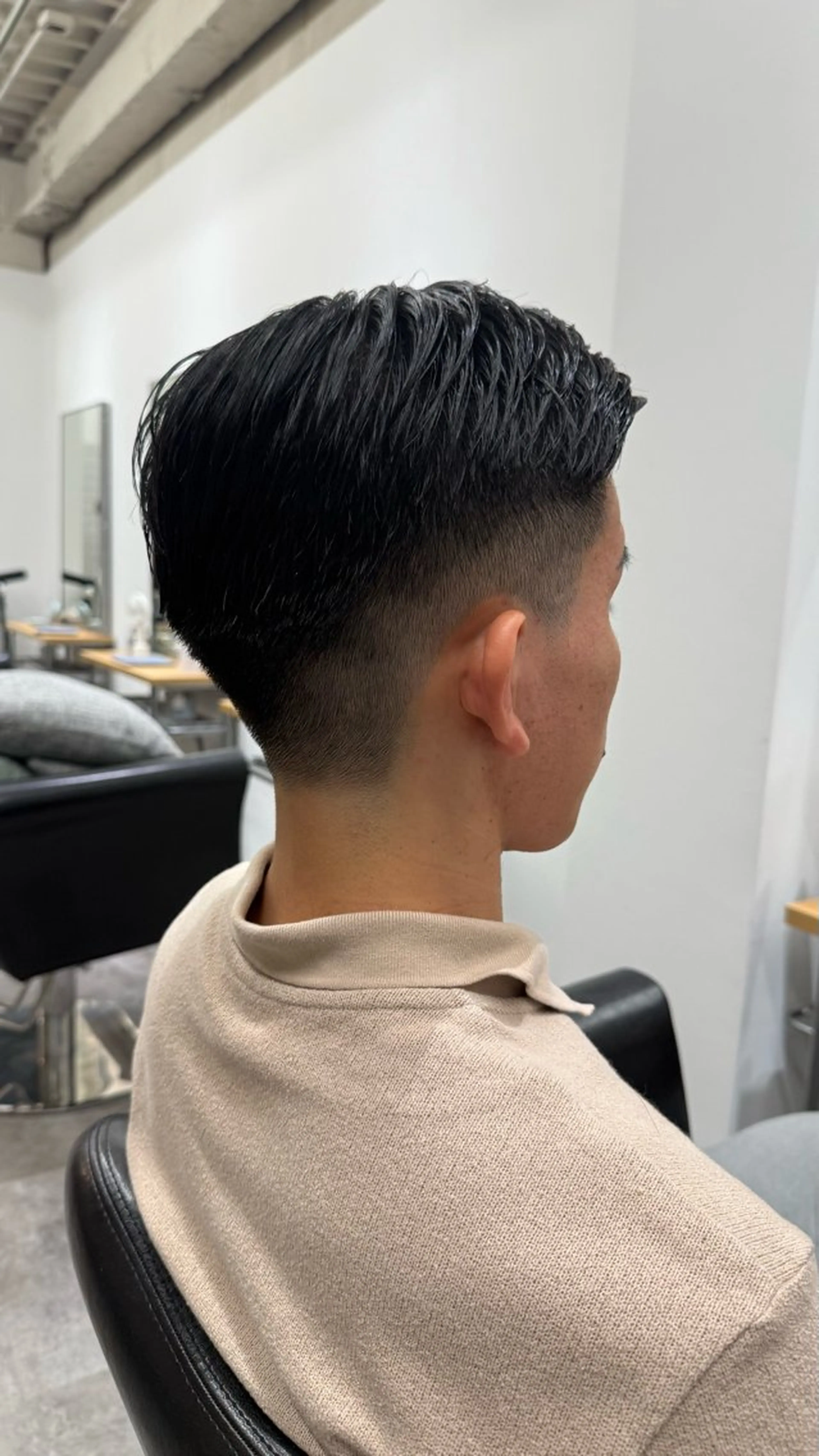 メンズ フェードカット 白髪ぼかし 👒堀江・ヨンスクのヘアスタイル