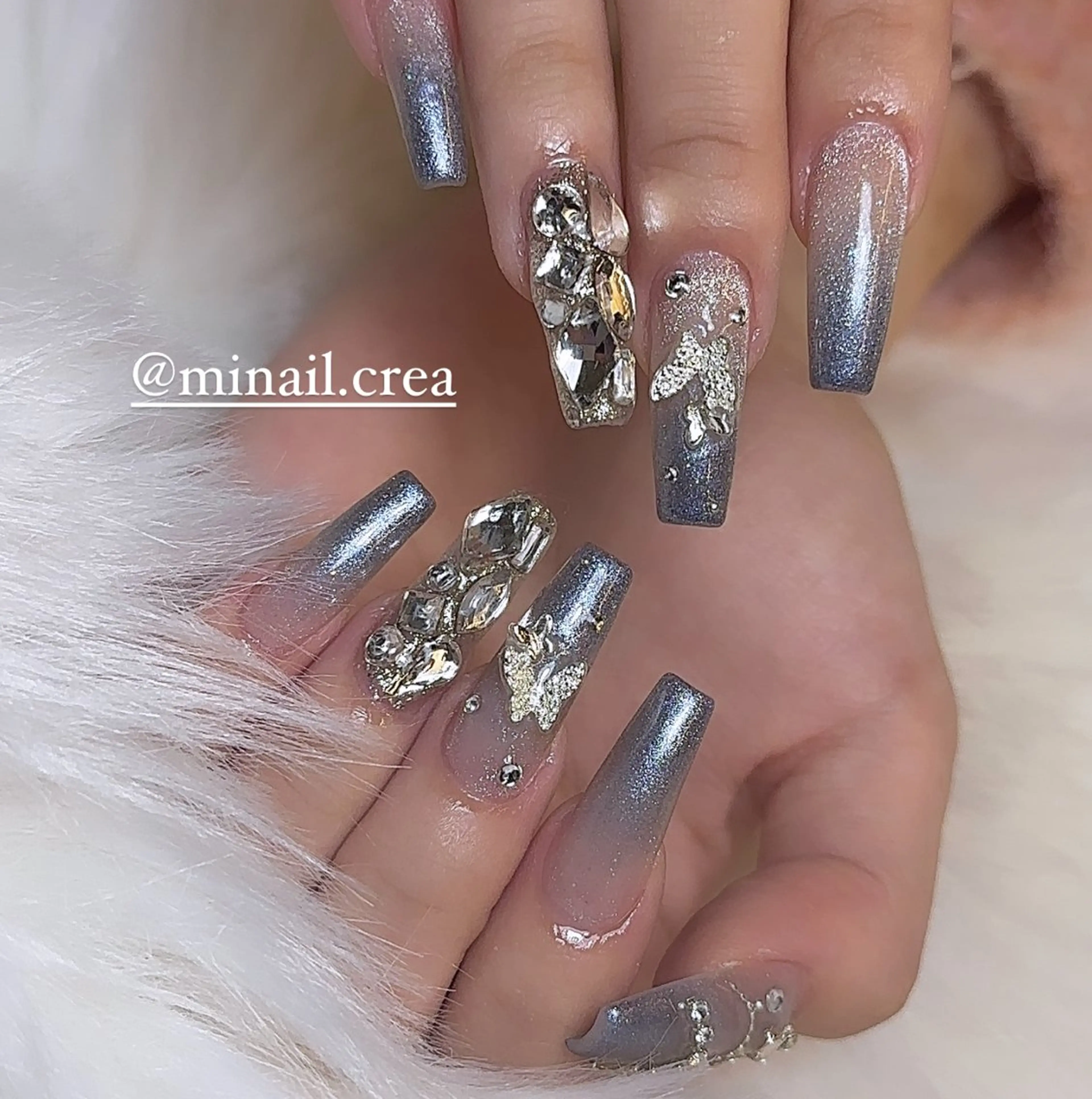 ネイル ブルー ジェルネイル グラデーション キラキラネイル ロングネイル CRéA　-private nailsalon-所属・CReA nailのネイルデザイン