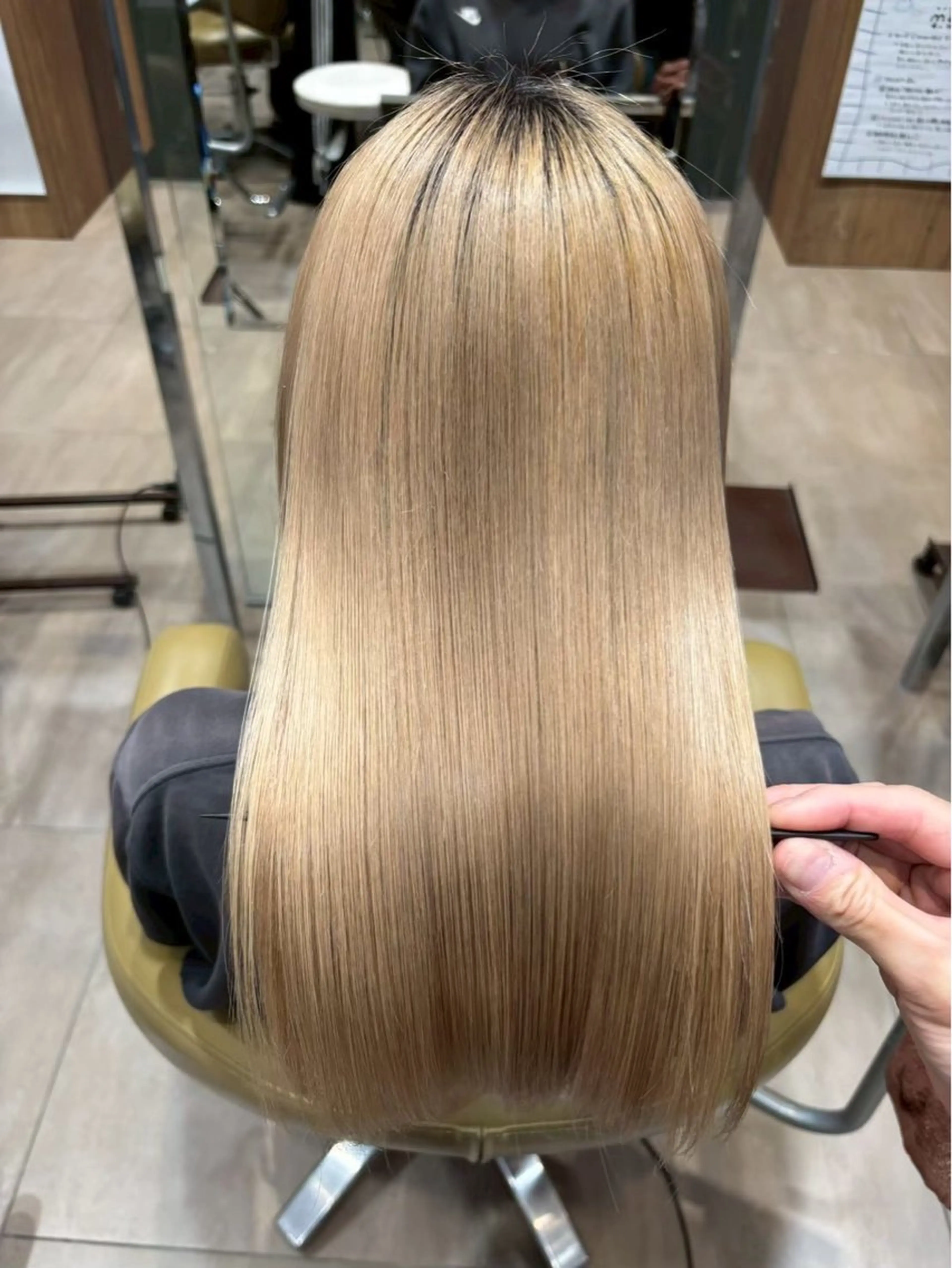 ロング わだ まゆのヘアスタイル