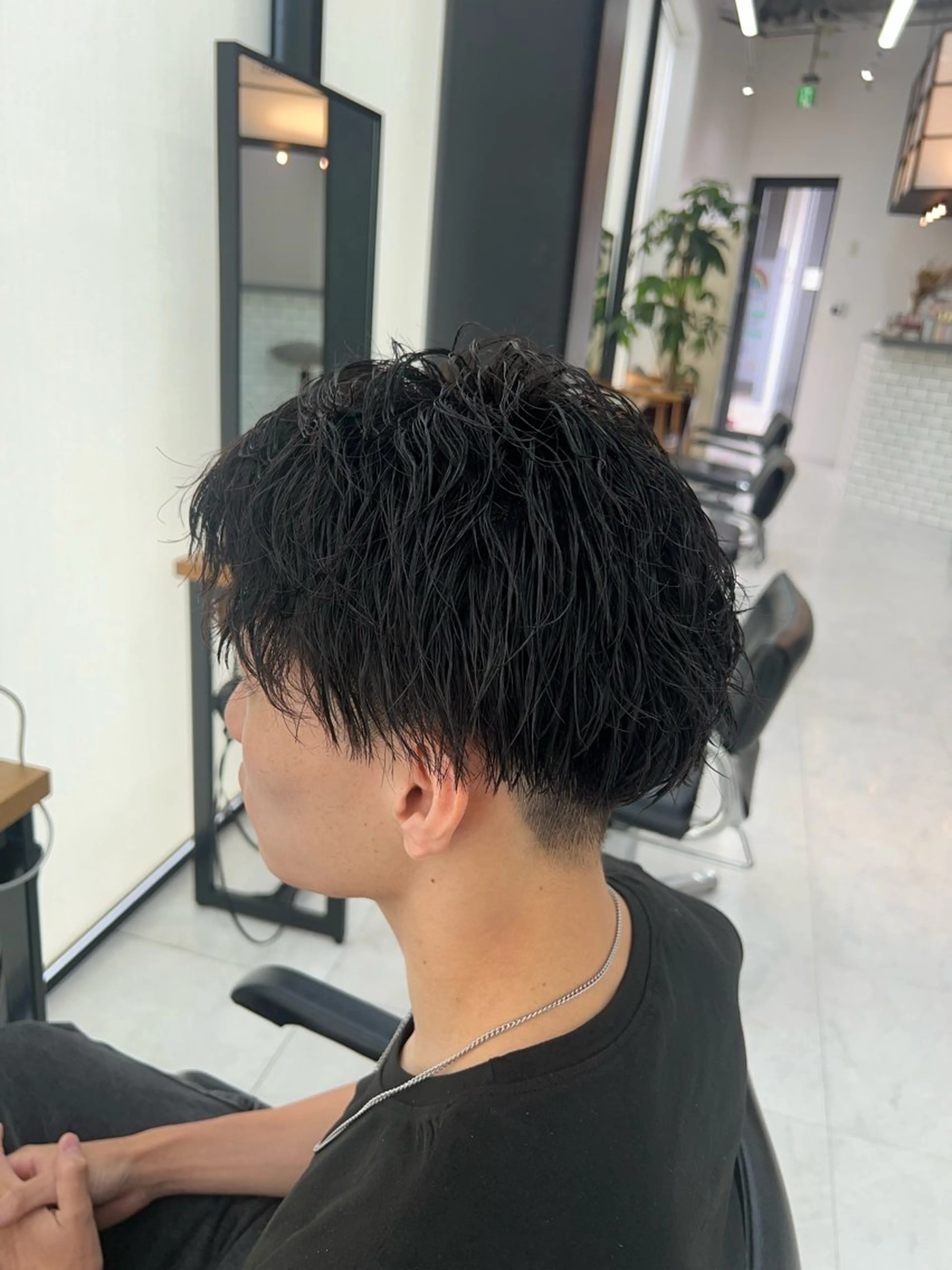 パーマ メンズ ダブルカラー寒色系 ボリューム改善ハヤトのヘアスタイル