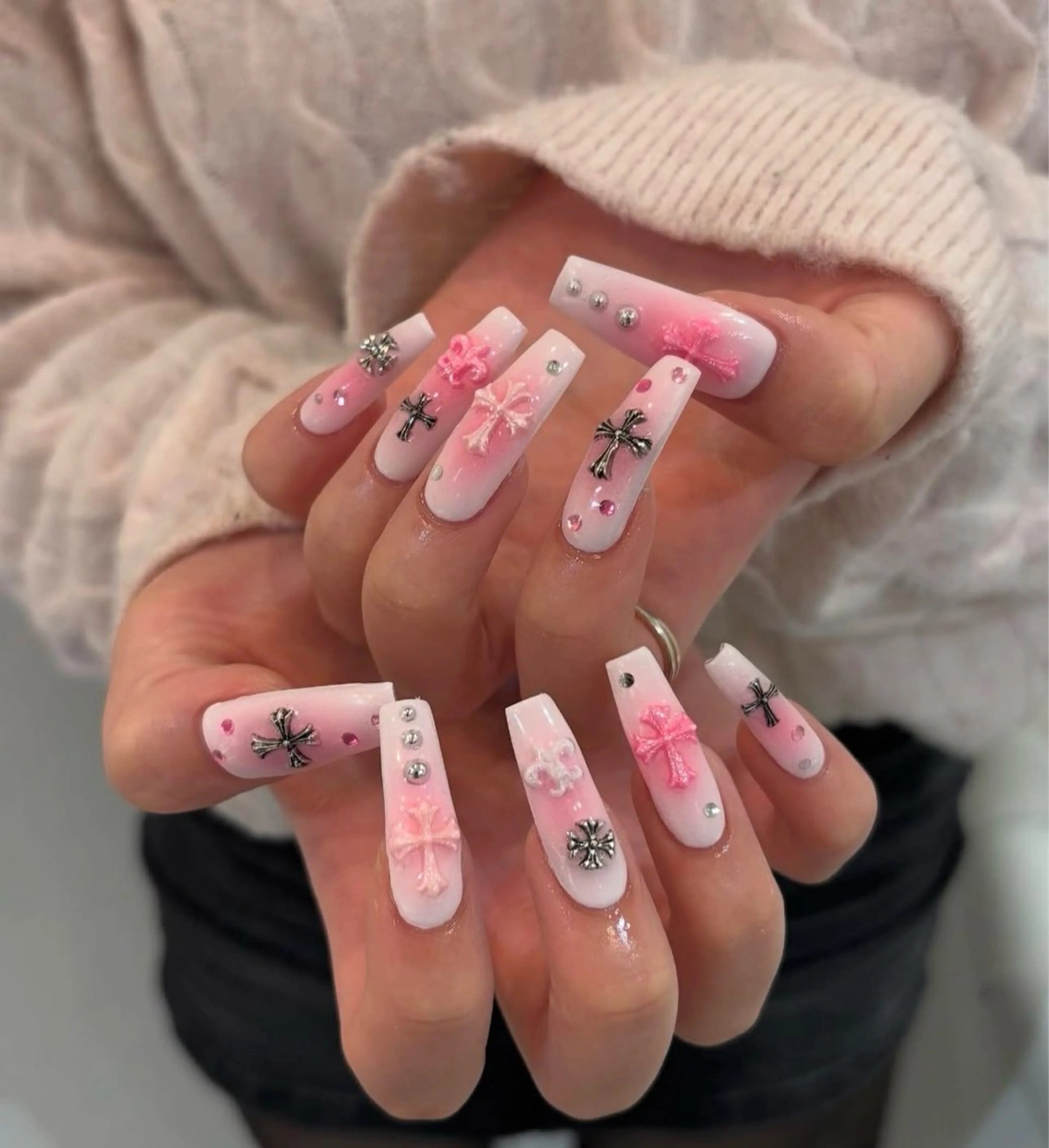 ネイル グラデーション キラキラネイル ワンカラーネイル 冬ネイル Jenn Nail Salonのネイルデザイン