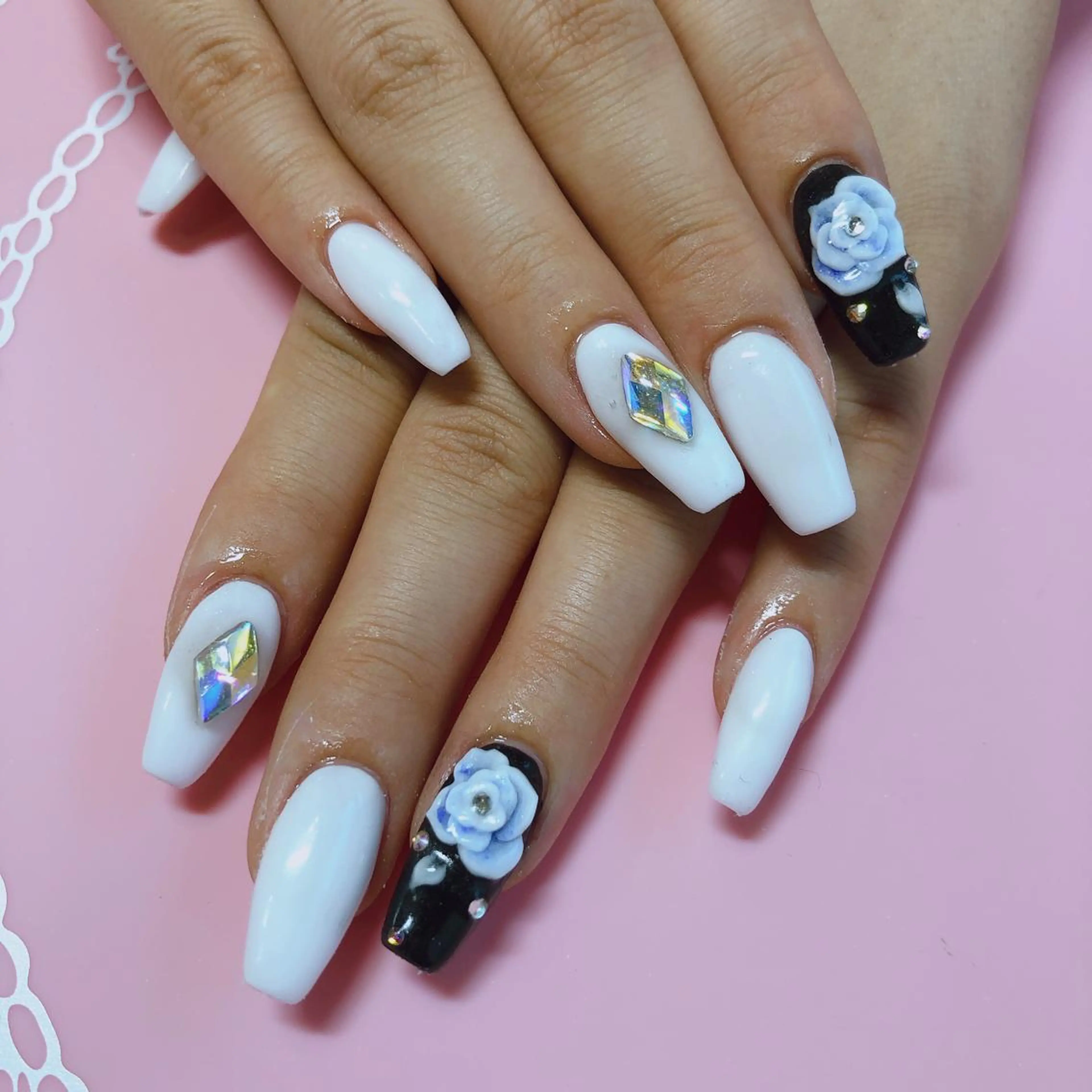 ミディアム ネイル ハンドネイル 《LB》ラブリエ Nail&eyeのマツエク・マツパデザイン