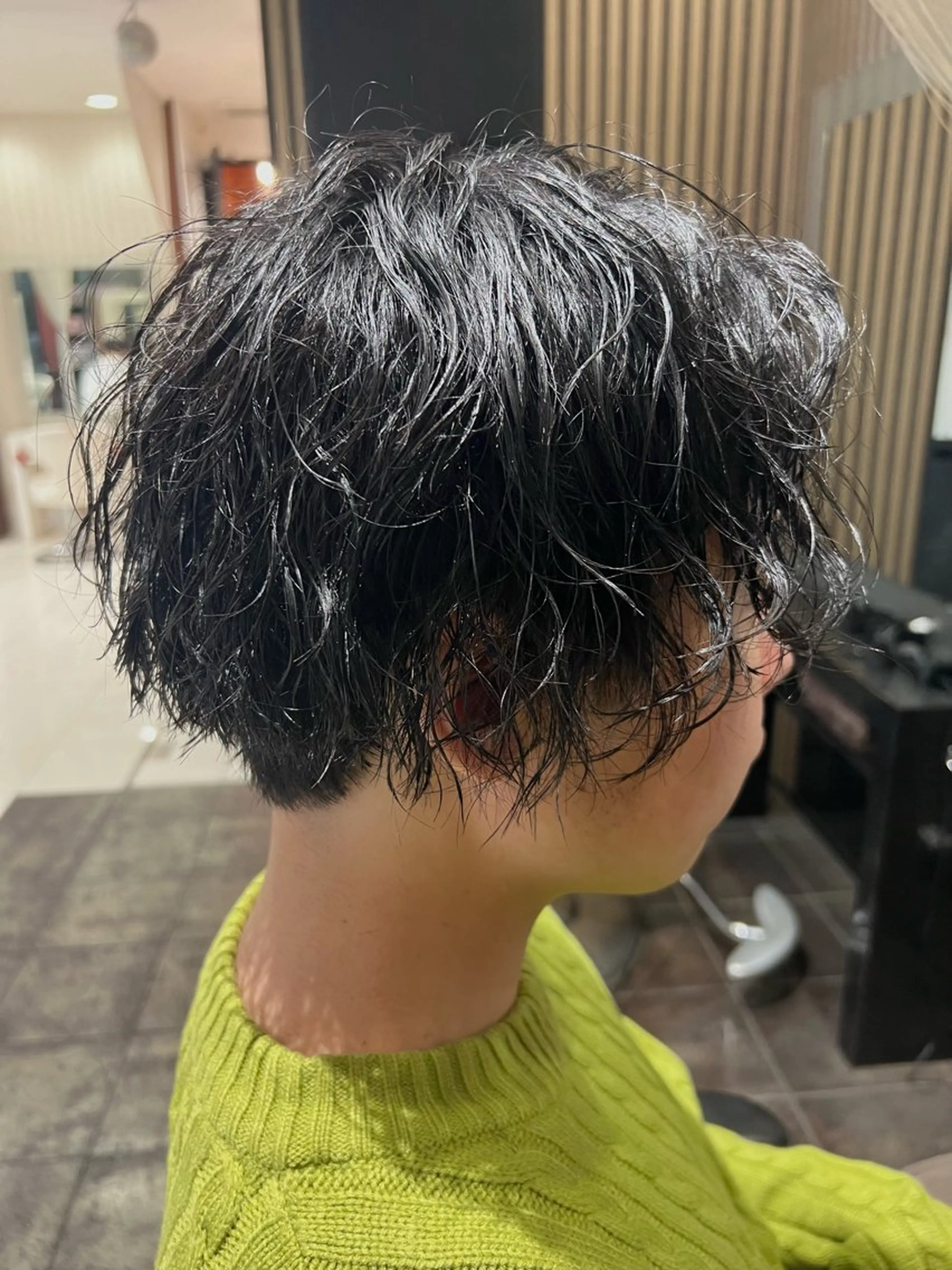 パーマ メンズ センターパート メンズパーマ 波巻きパーマ カット パーマ トリートメント 古山 侑東 /メンズパーマのヘアスタイル